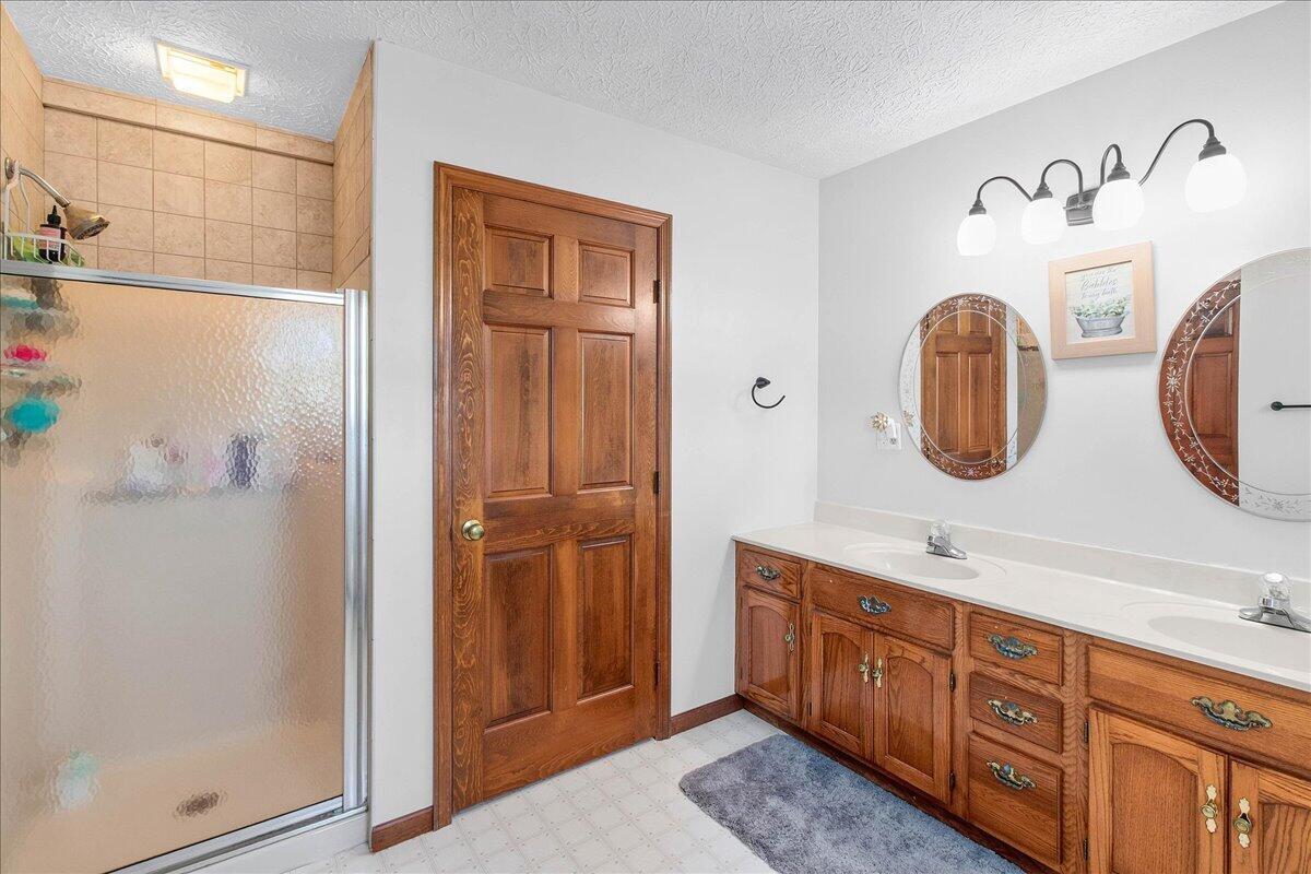 1380 County Road 11, Bellefontaine, Ohio 43311