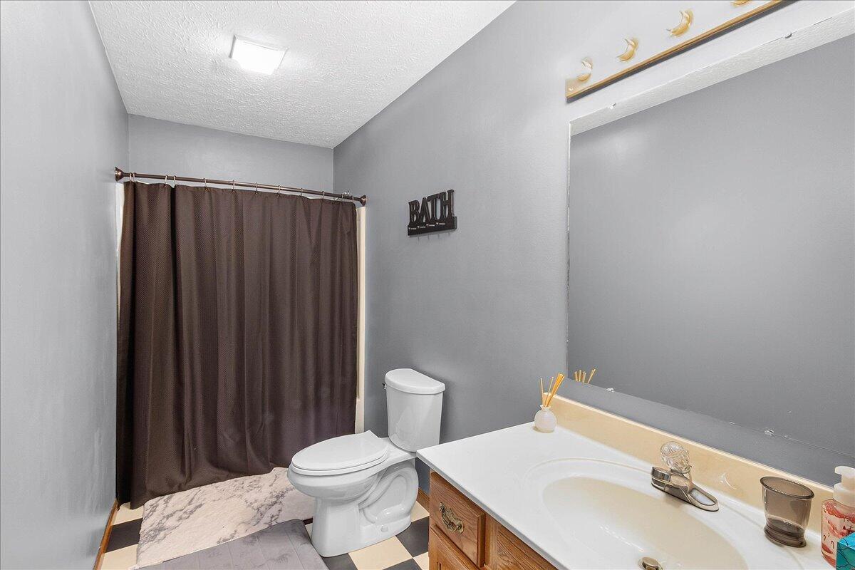 1380 County Road 11, Bellefontaine, Ohio 43311