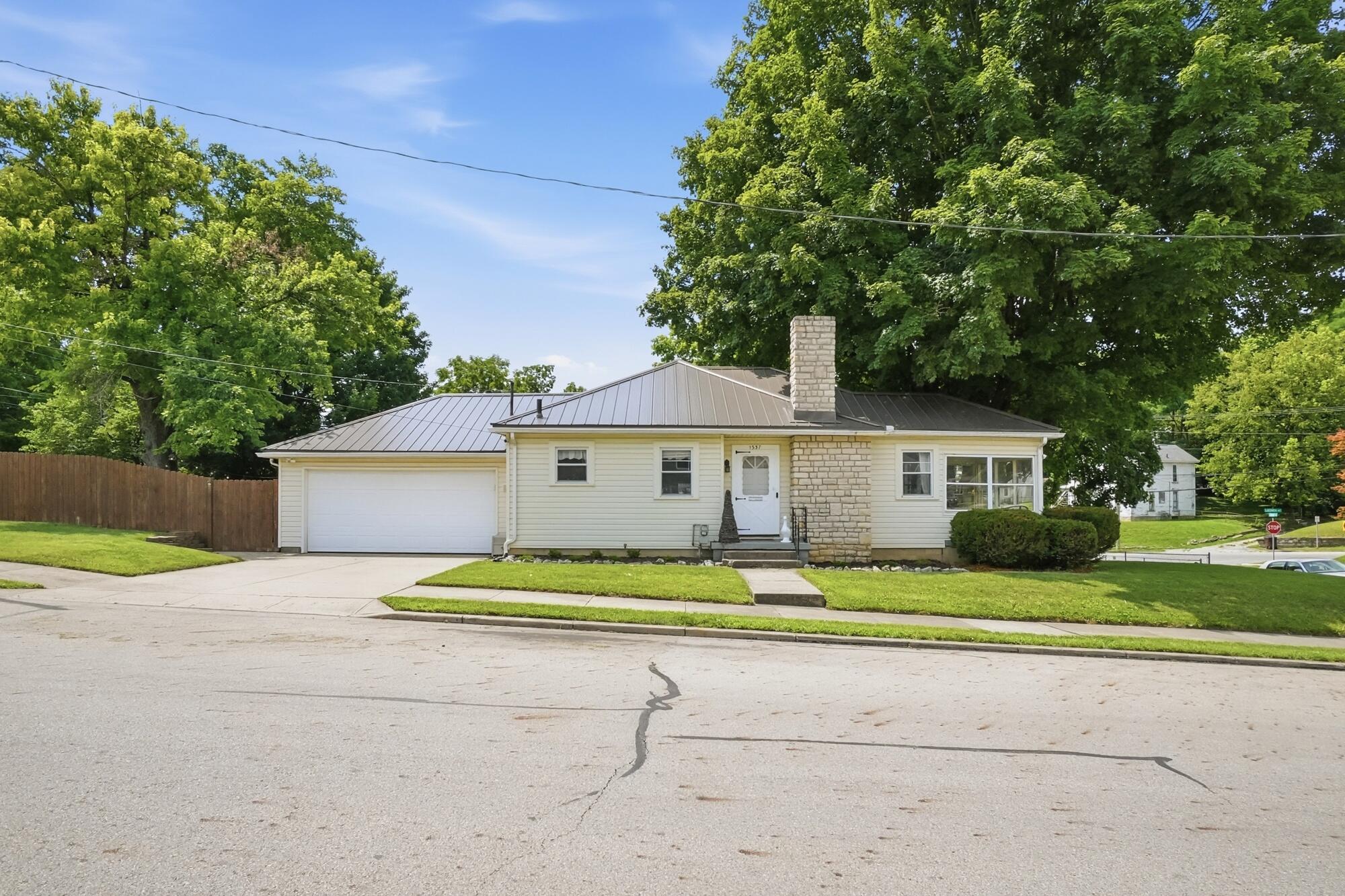 1537 Greenwood, Springfield, Ohio 45503