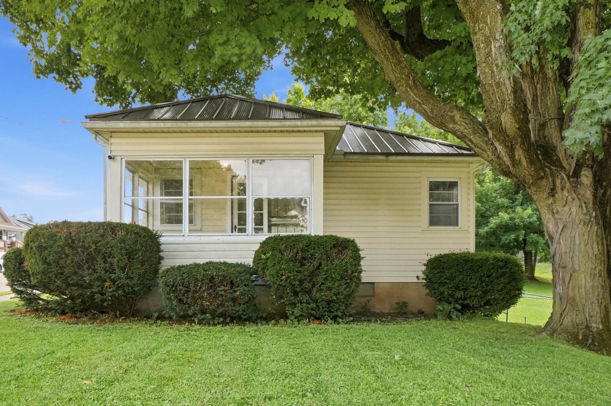 1537 Greenwood, Springfield, Ohio 45503