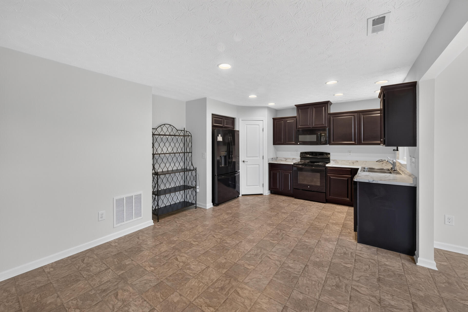 111 Shoemaker, Vandalia, Ohio 45377