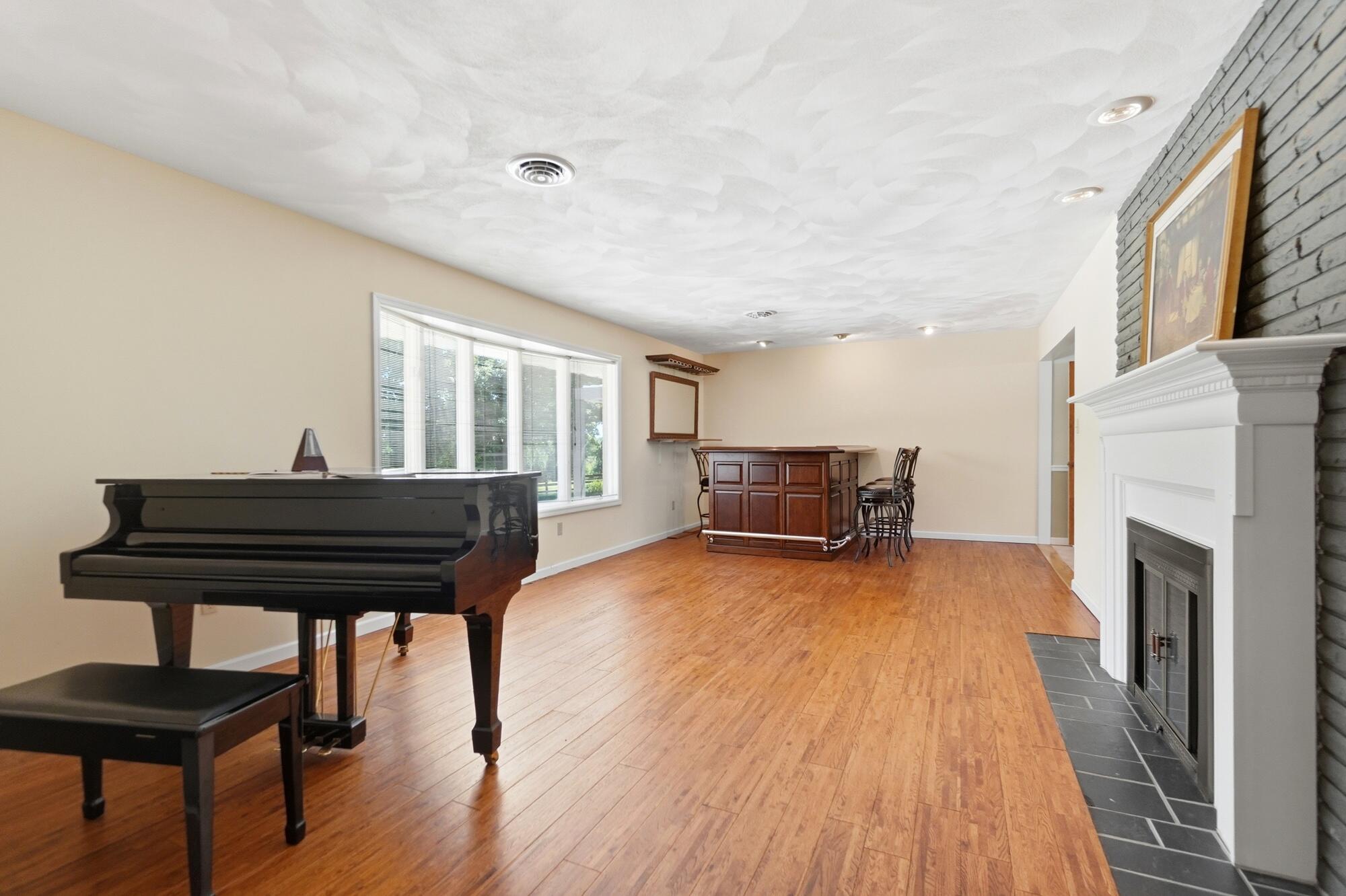 1760 Evanston, Tipp City, Ohio 45371