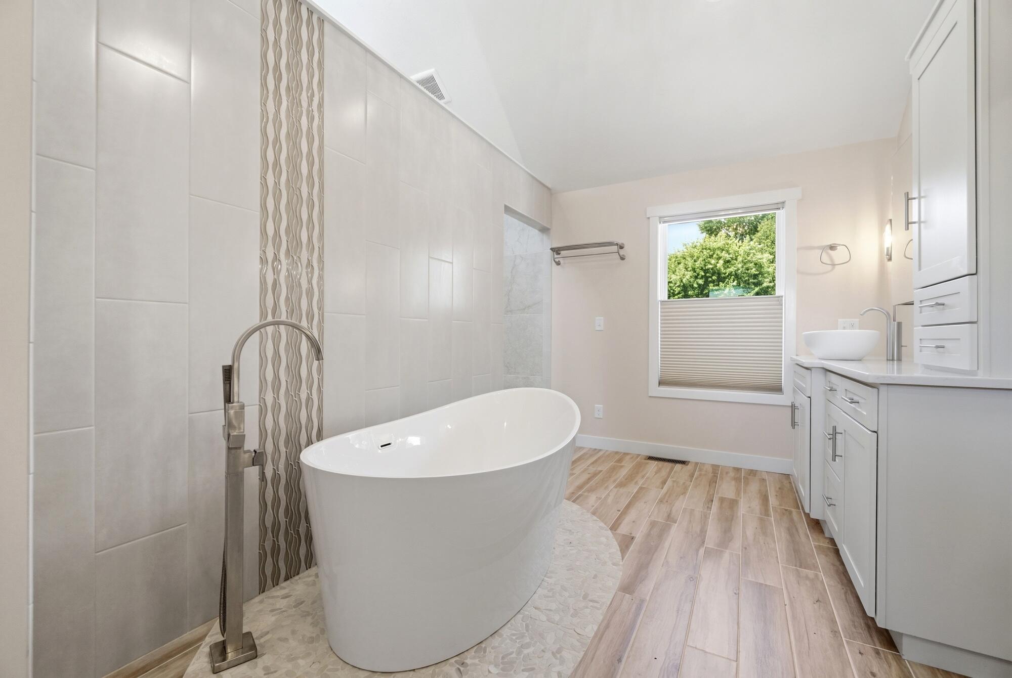 1760 Evanston, Tipp City, Ohio 45371