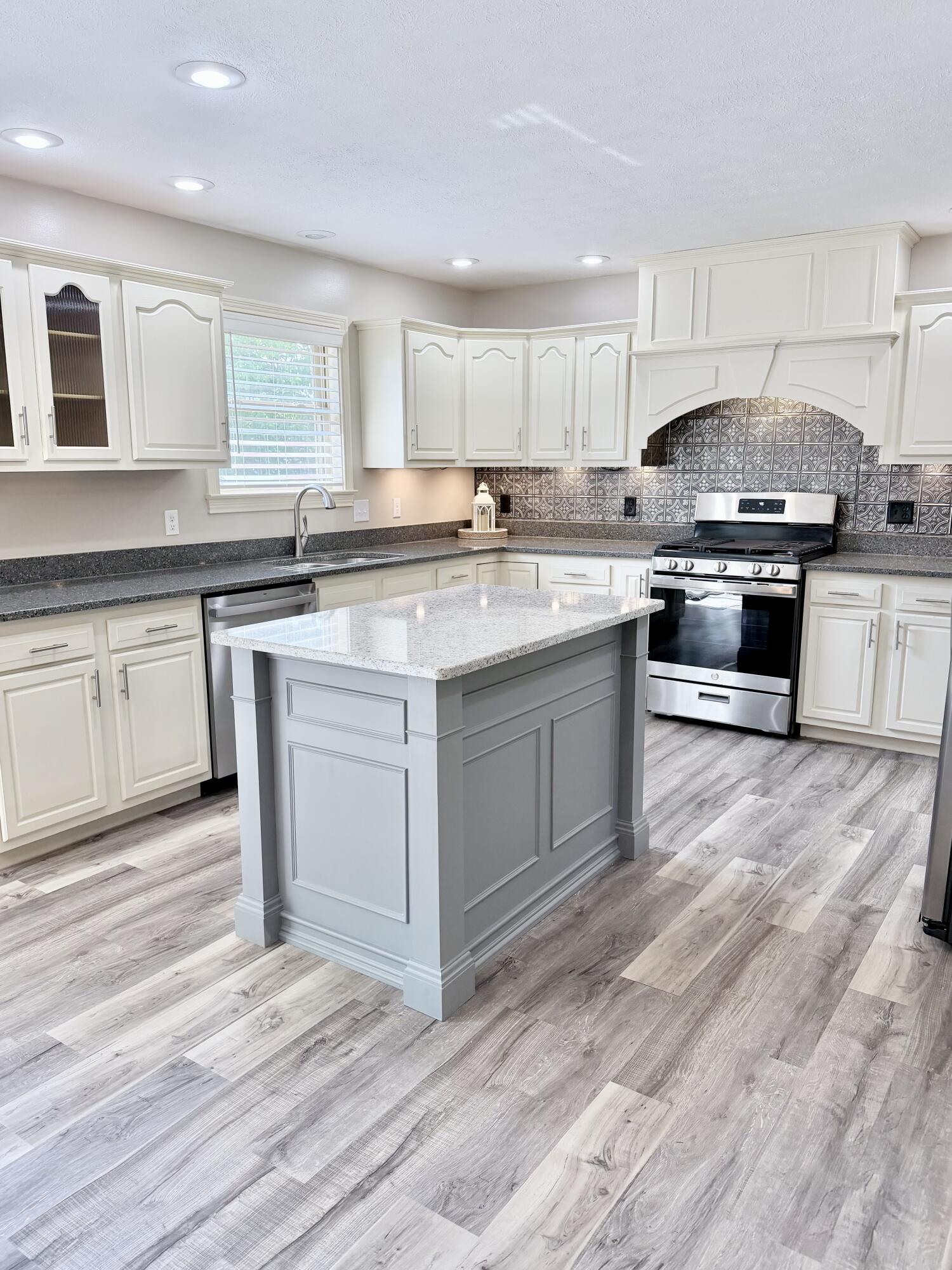 537 Hoewisher, Sidney, Ohio 45365