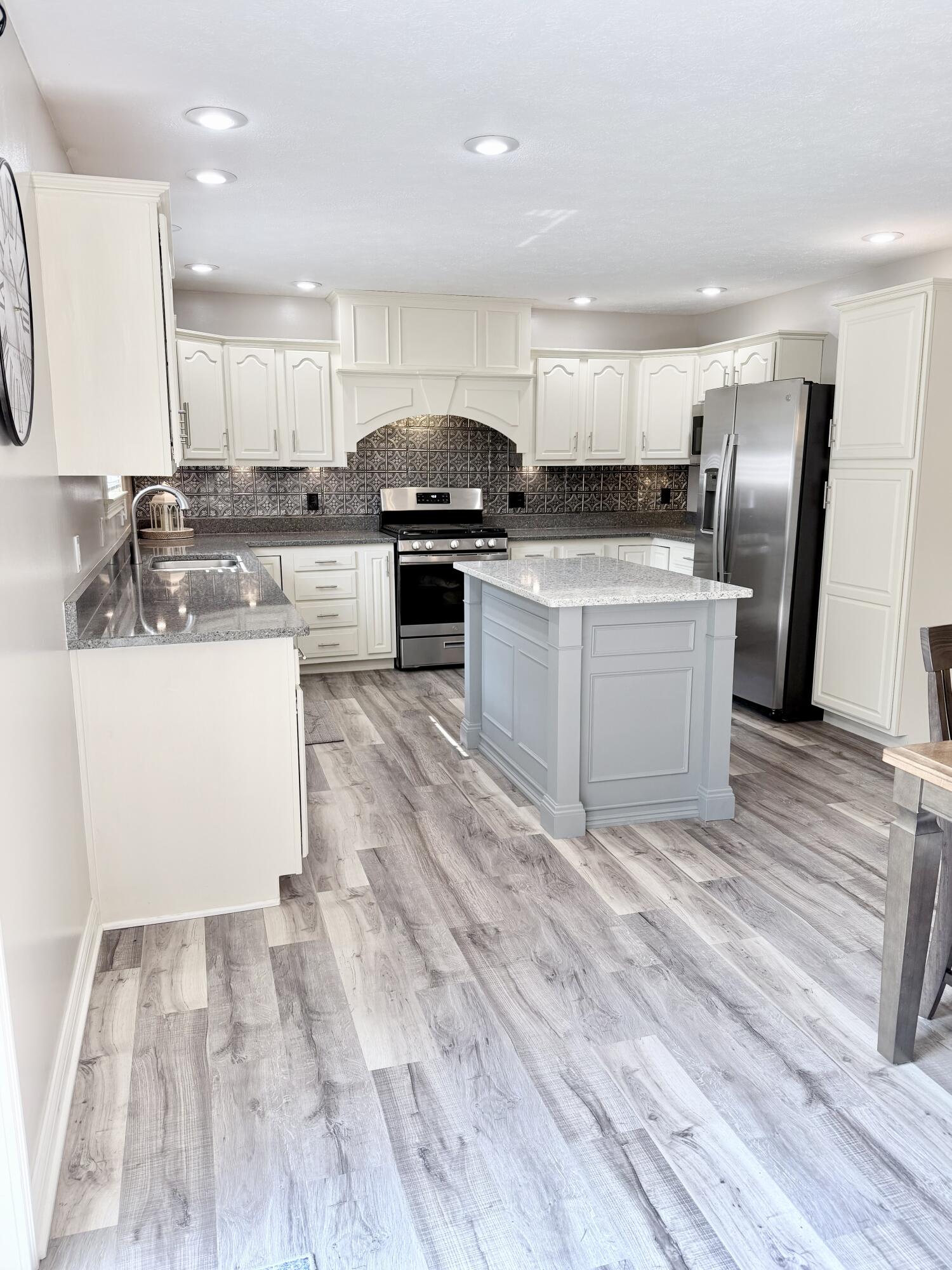 537 Hoewisher, Sidney, Ohio 45365