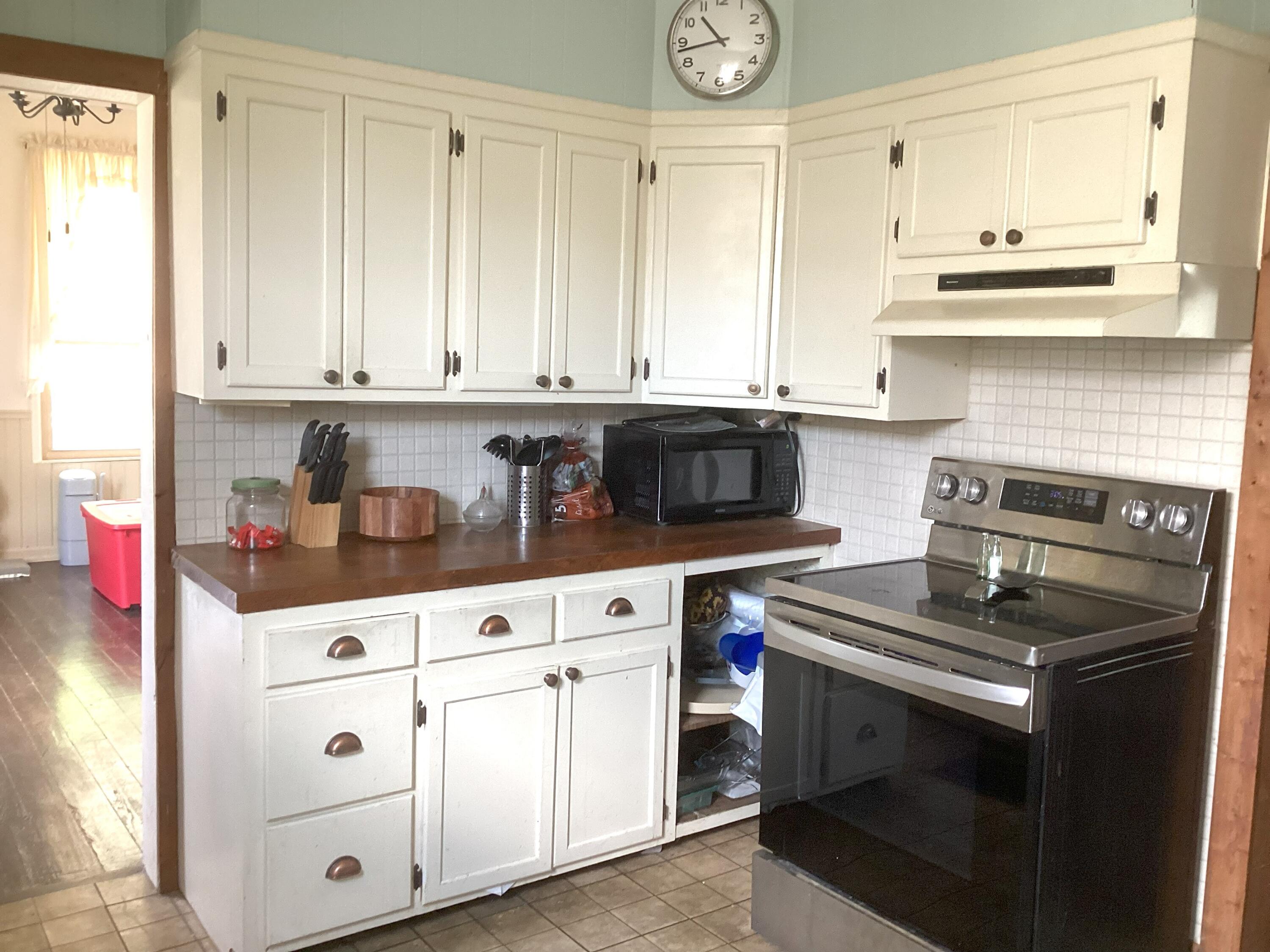 301 Blackhoof, Wapakoneta, Ohio 45895