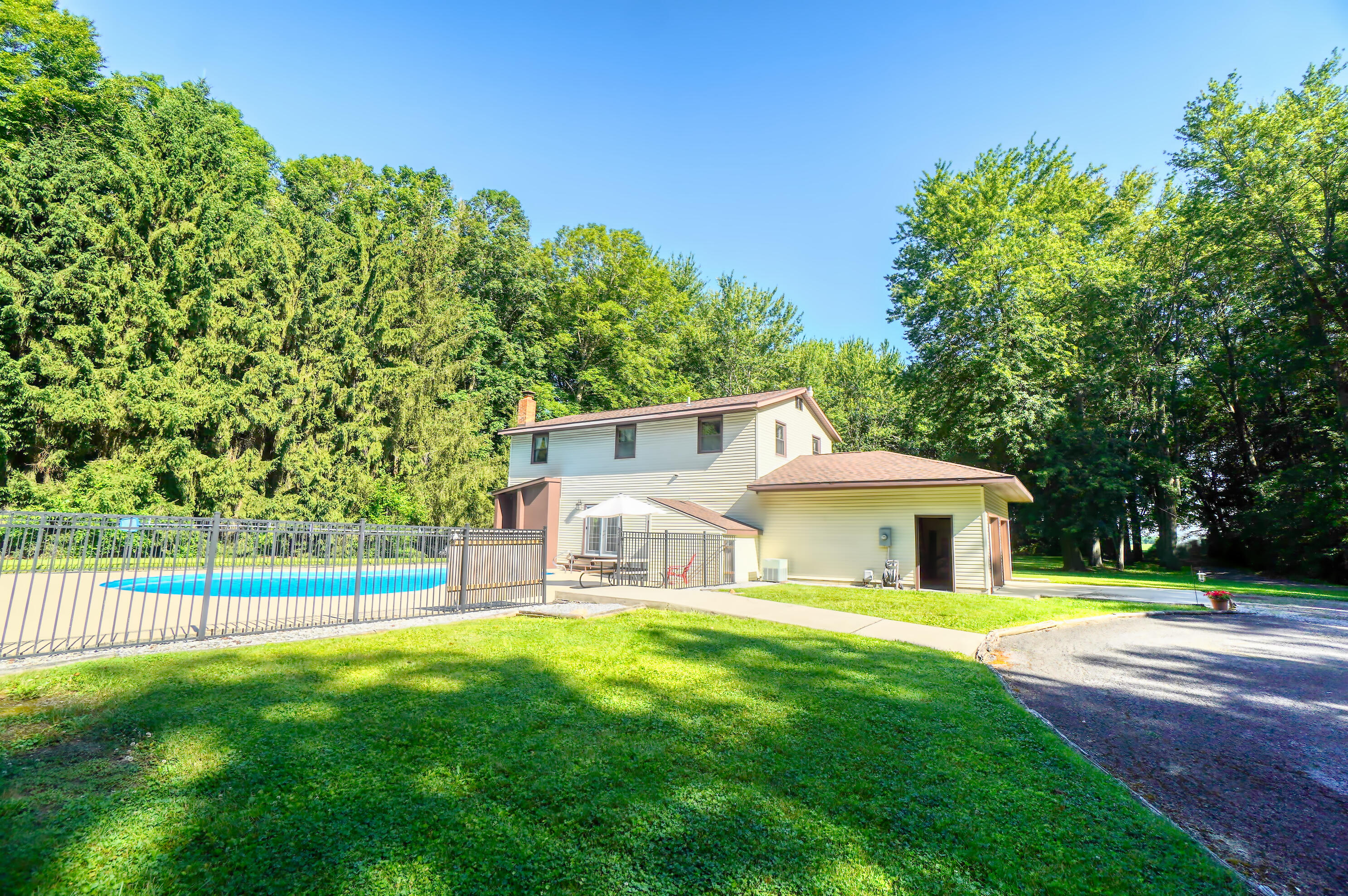 1725 Irvin, Lima, Ohio 45807