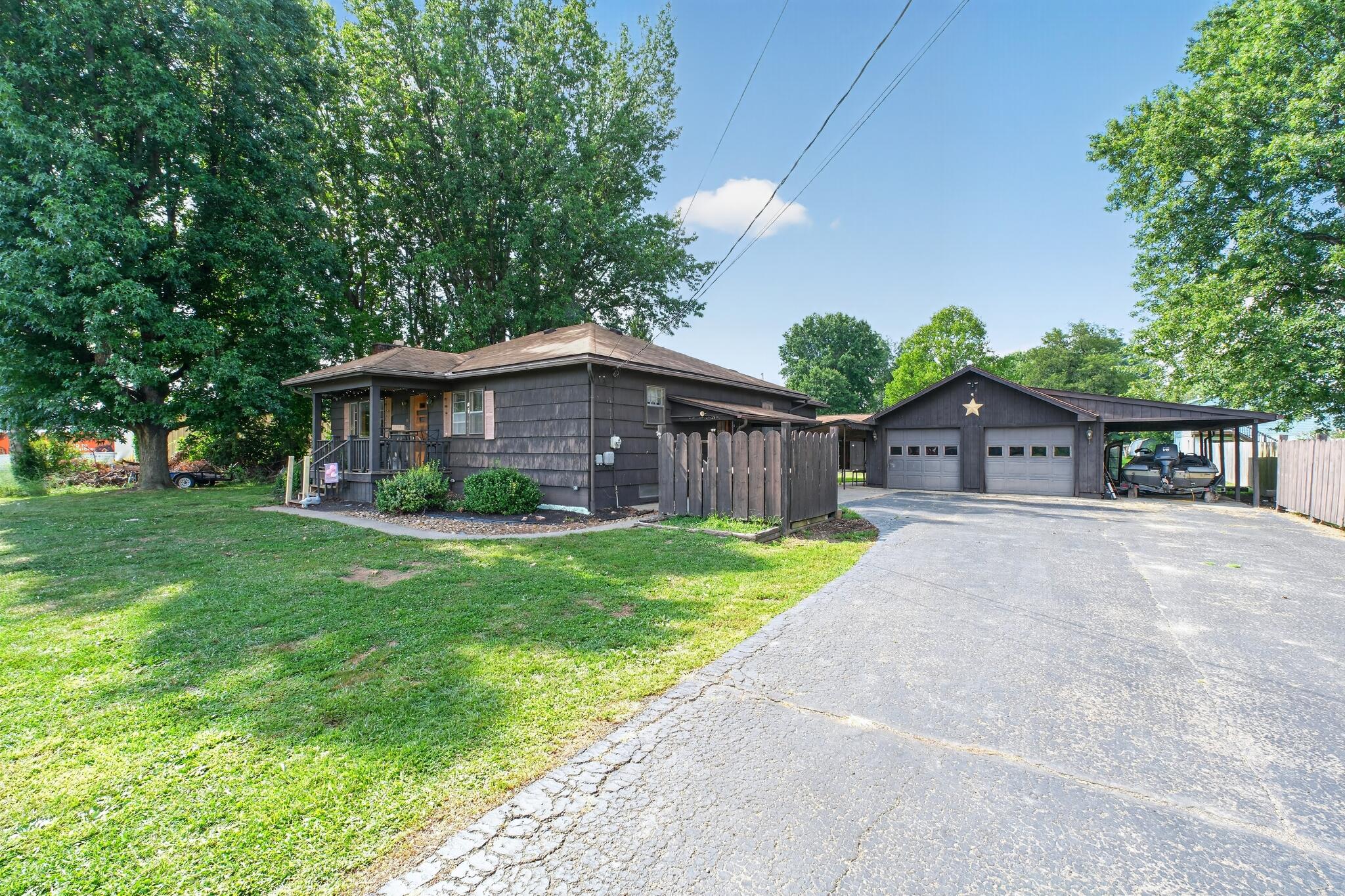 10 Oak, The Plains, Ohio 45780