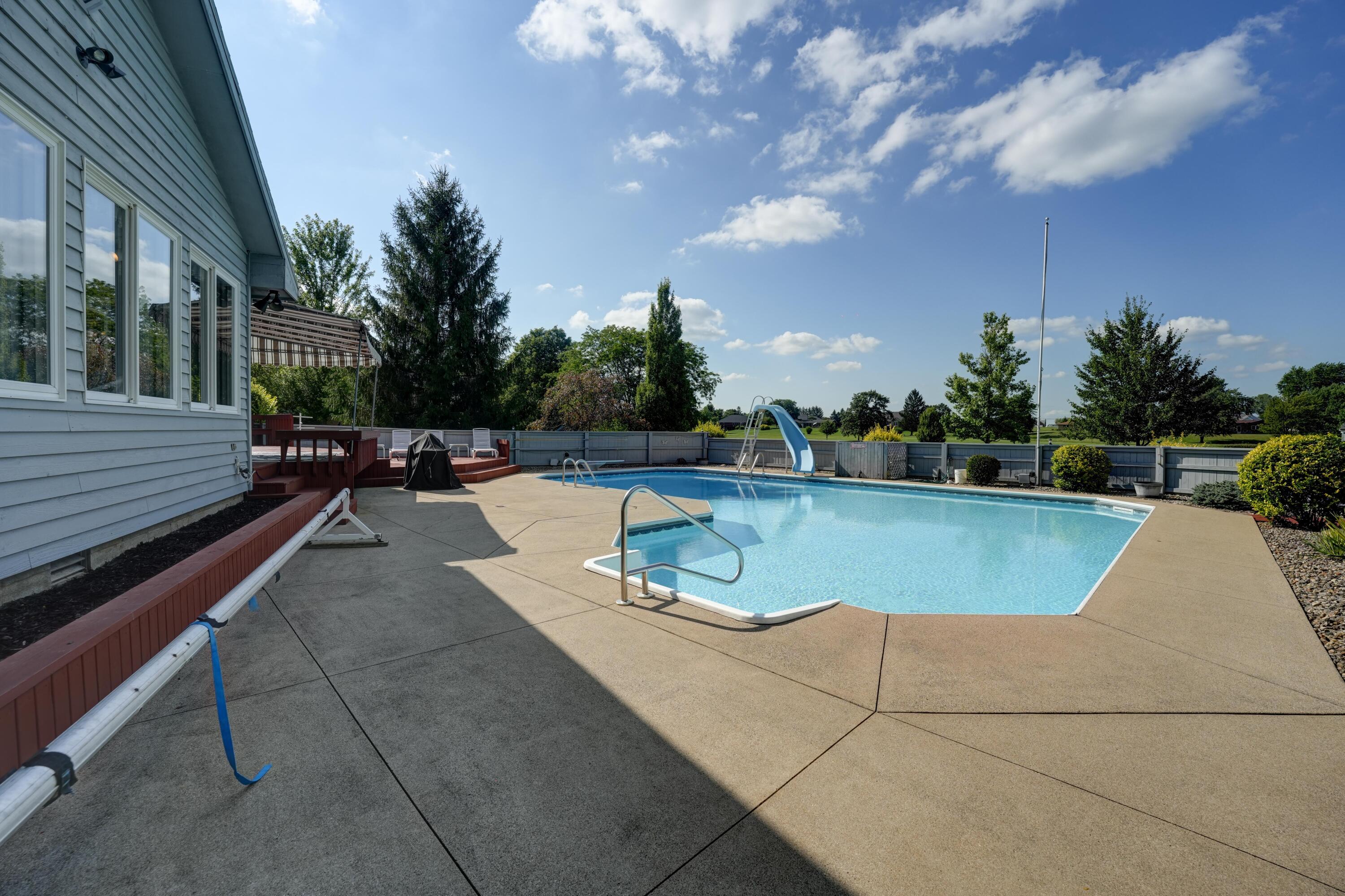 6468 Country Club, Greenville, Ohio 45331
