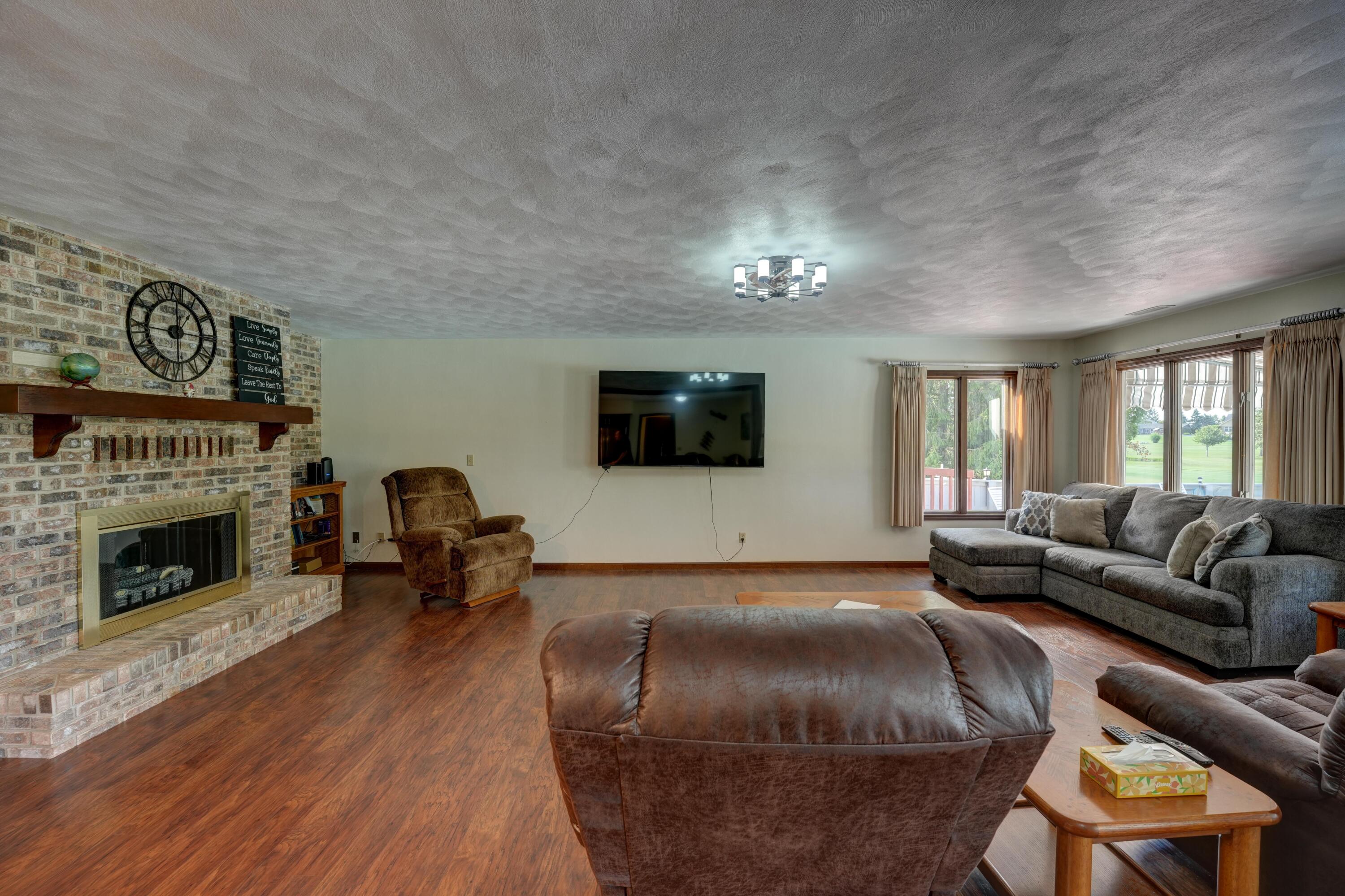 6468 Country Club, Greenville, Ohio 45331