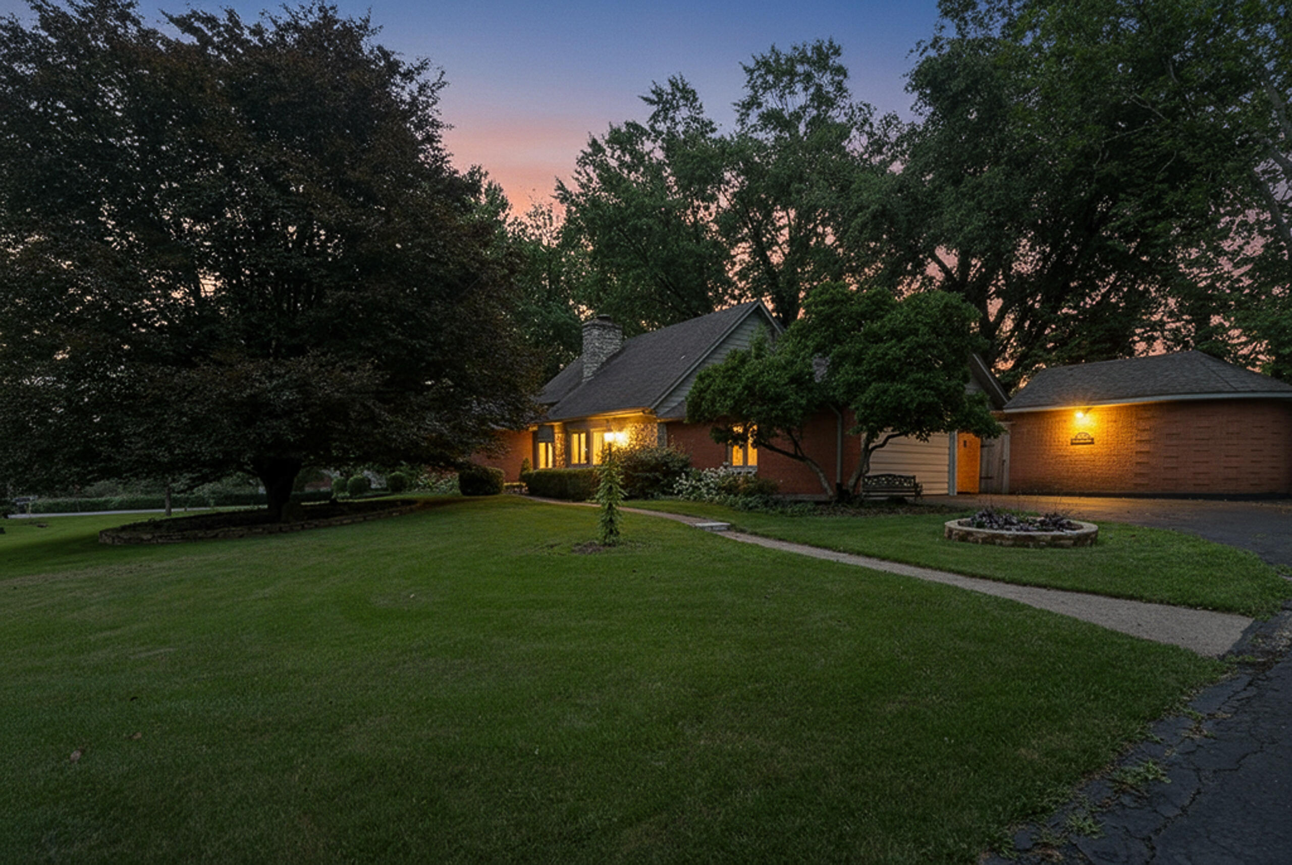 860 Lincolnshire, Troy, Ohio 45373