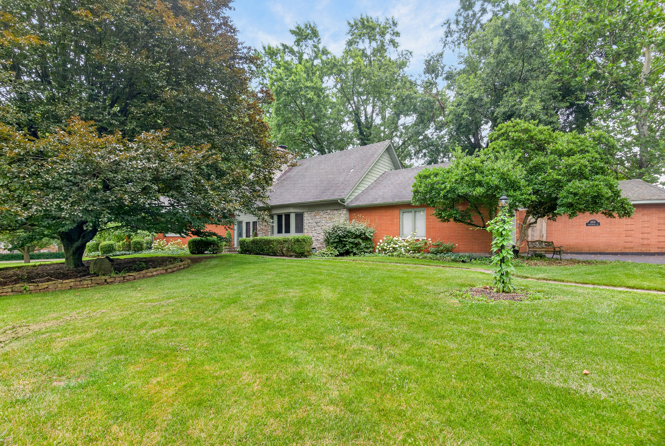 860 Lincolnshire, Troy, Ohio 45373