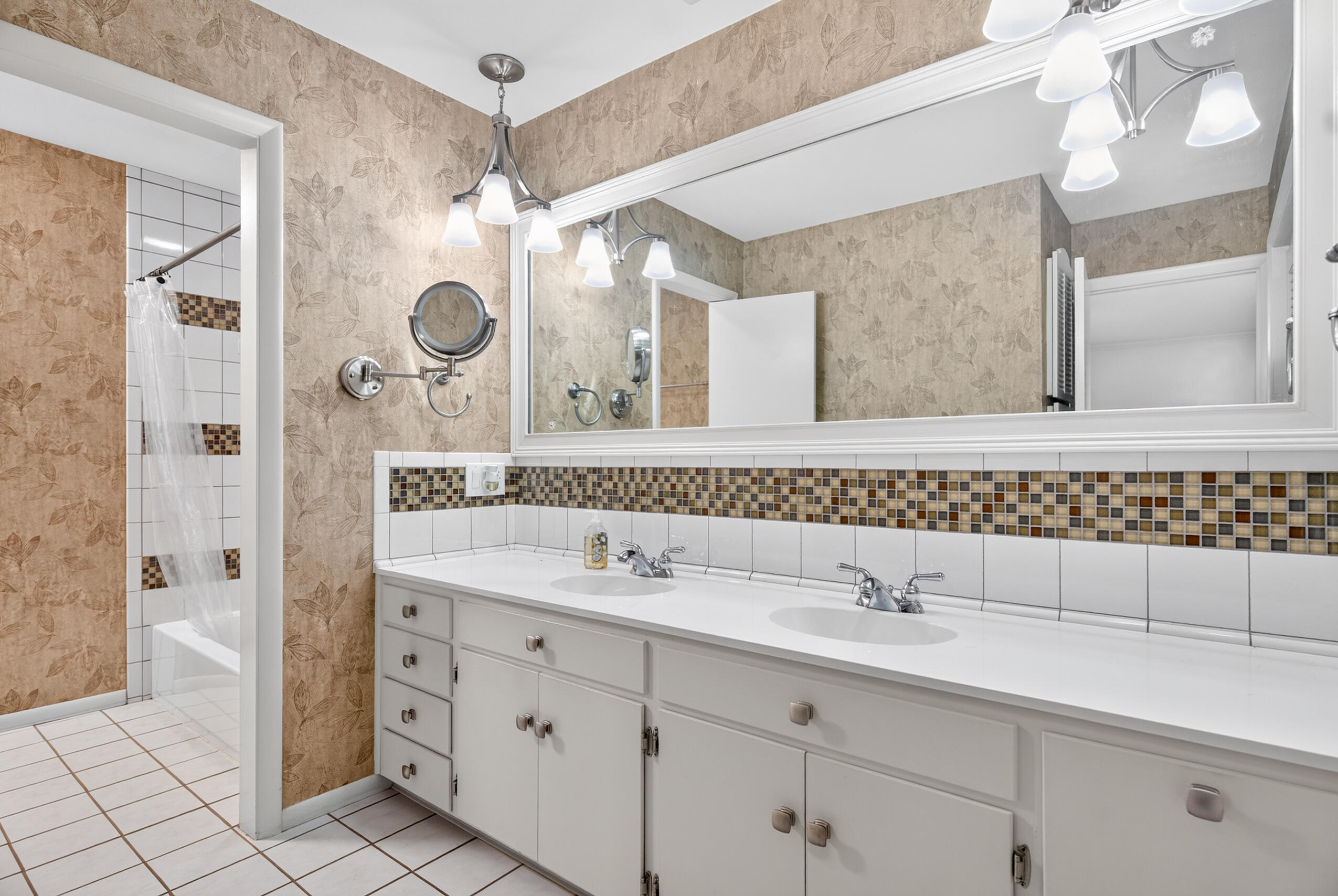 860 Lincolnshire, Troy, Ohio 45373