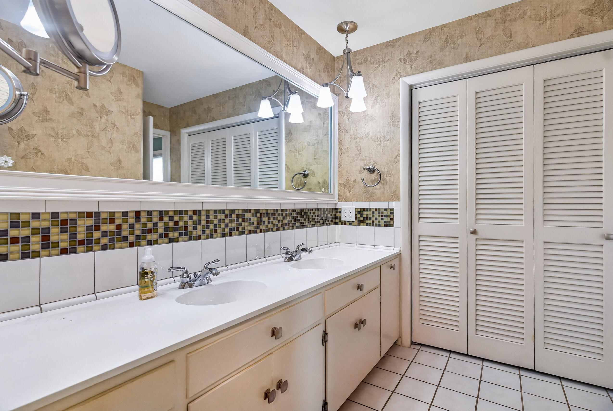 860 Lincolnshire, Troy, Ohio 45373