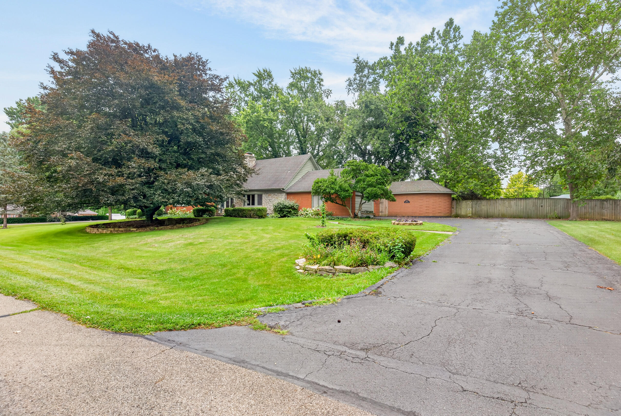 860 Lincolnshire, Troy, Ohio 45373