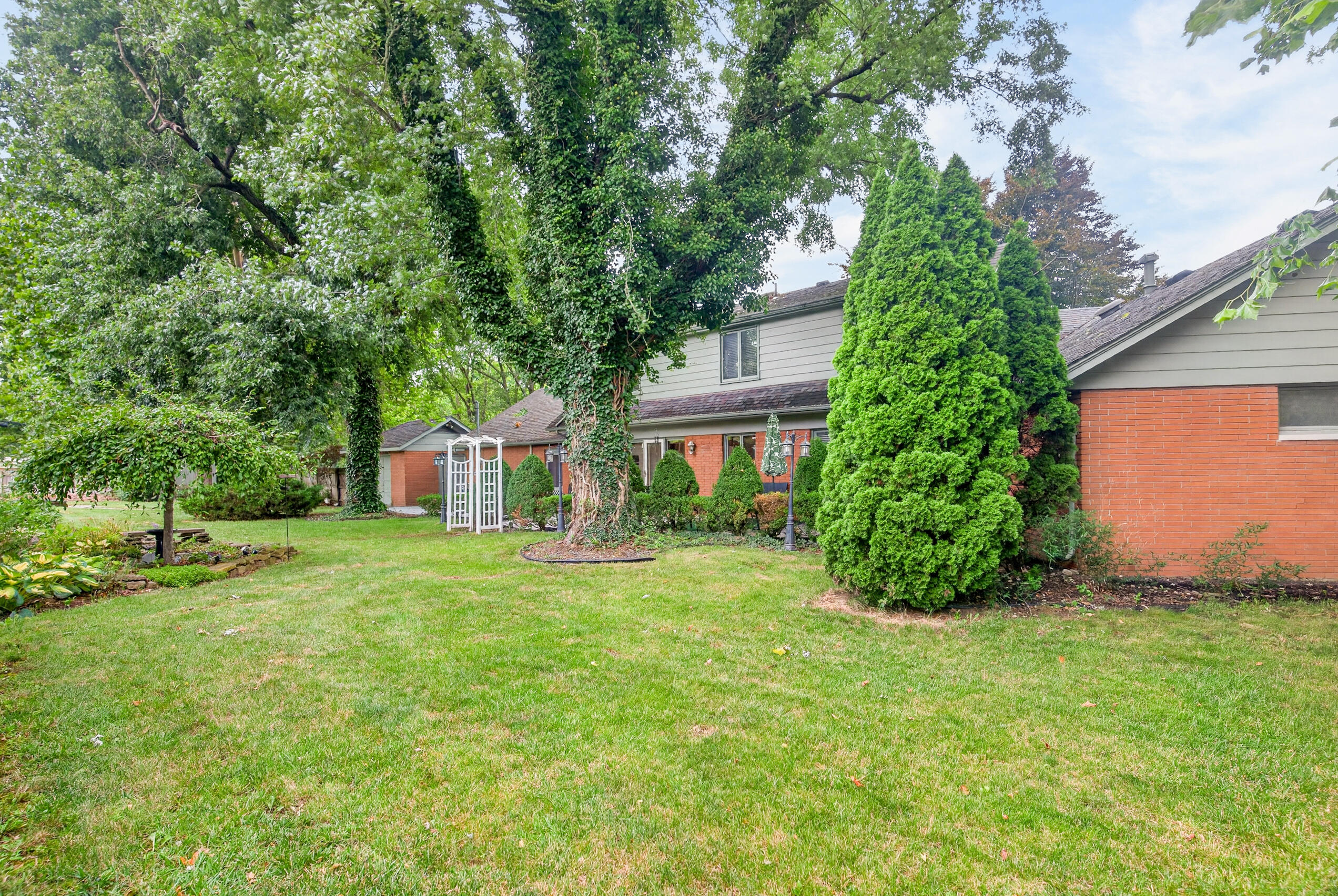 860 Lincolnshire, Troy, Ohio 45373