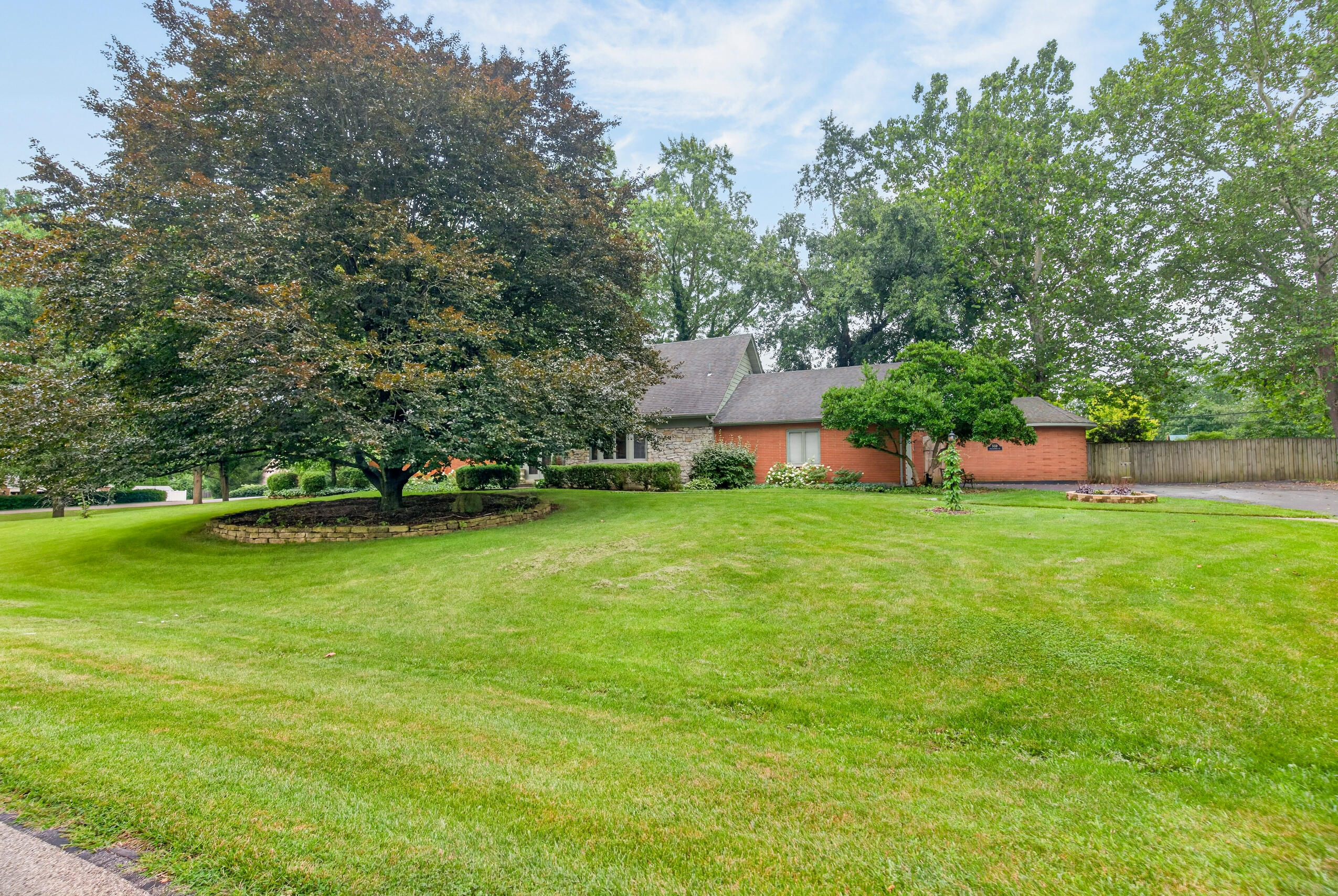 860 Lincolnshire, Troy, Ohio 45373
