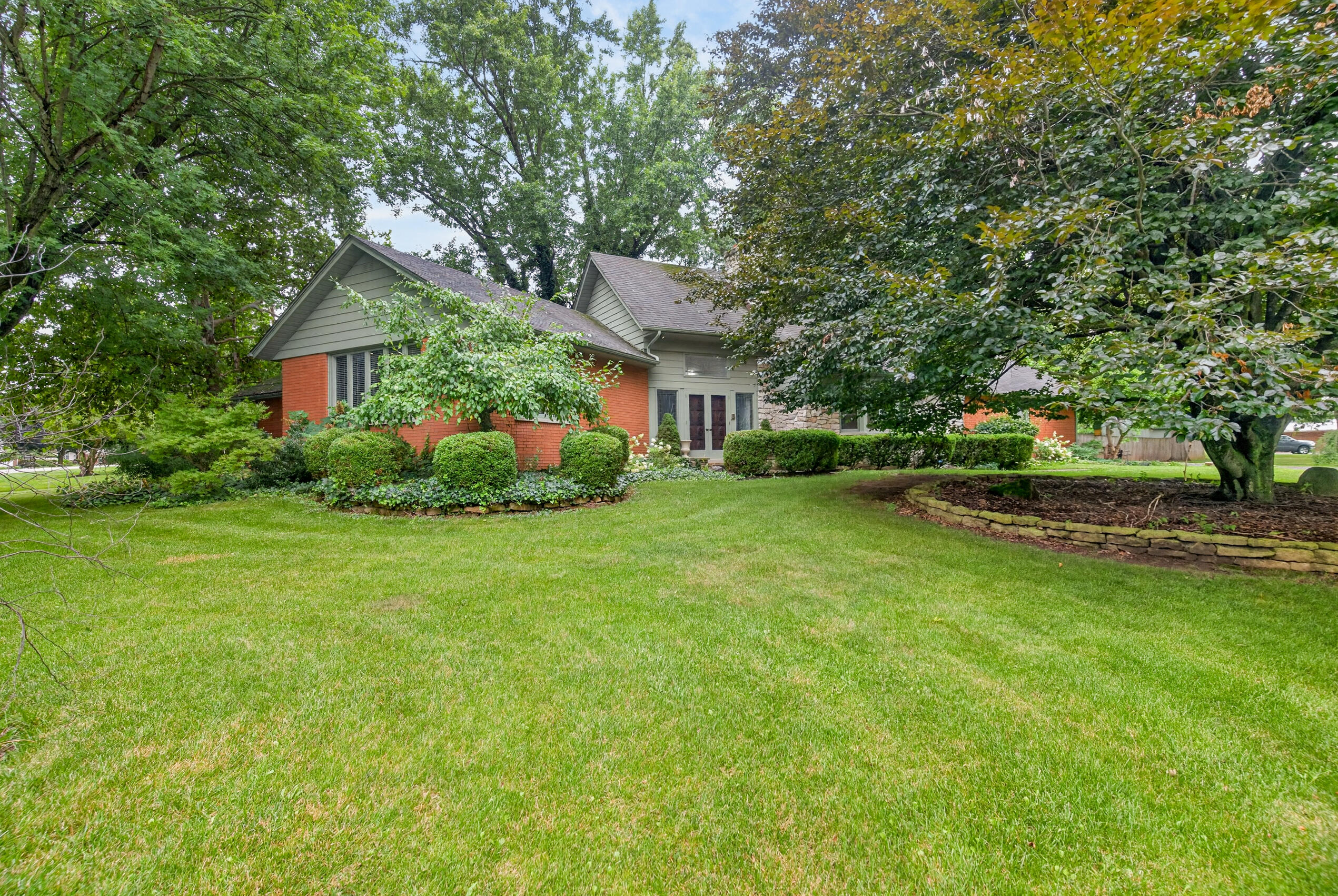 860 Lincolnshire, Troy, Ohio 45373