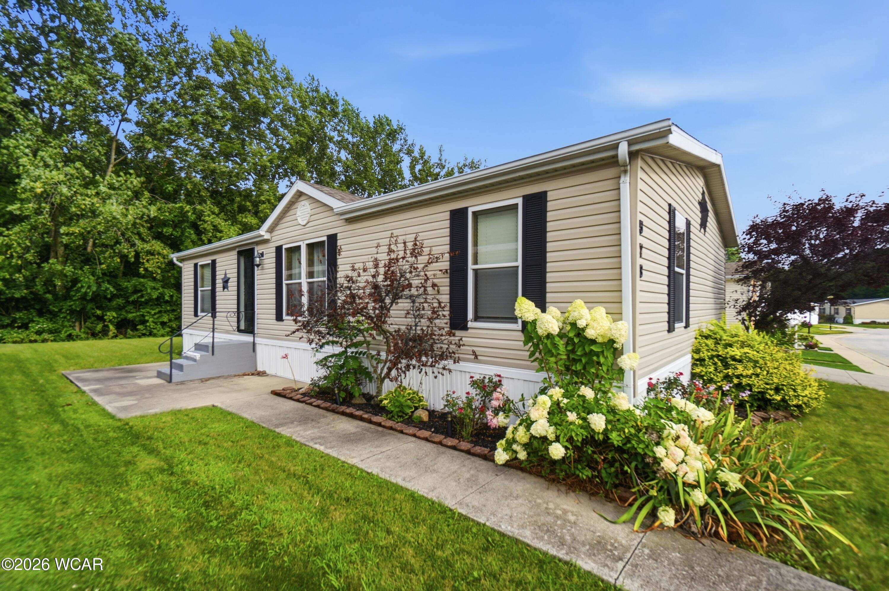 573 Waterview Circle, Lima, Ohio