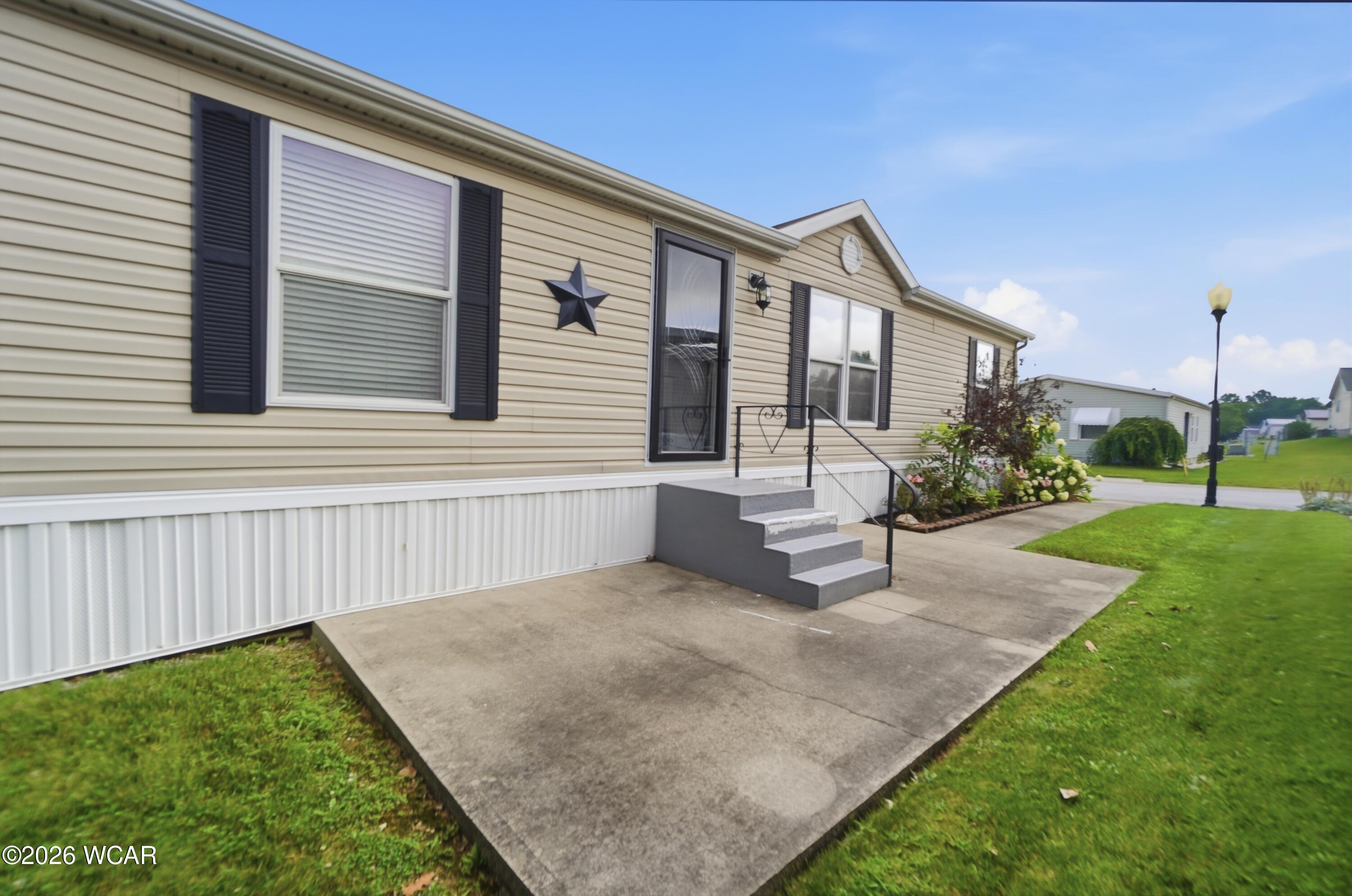 573 Waterview Circle, Lima, Ohio