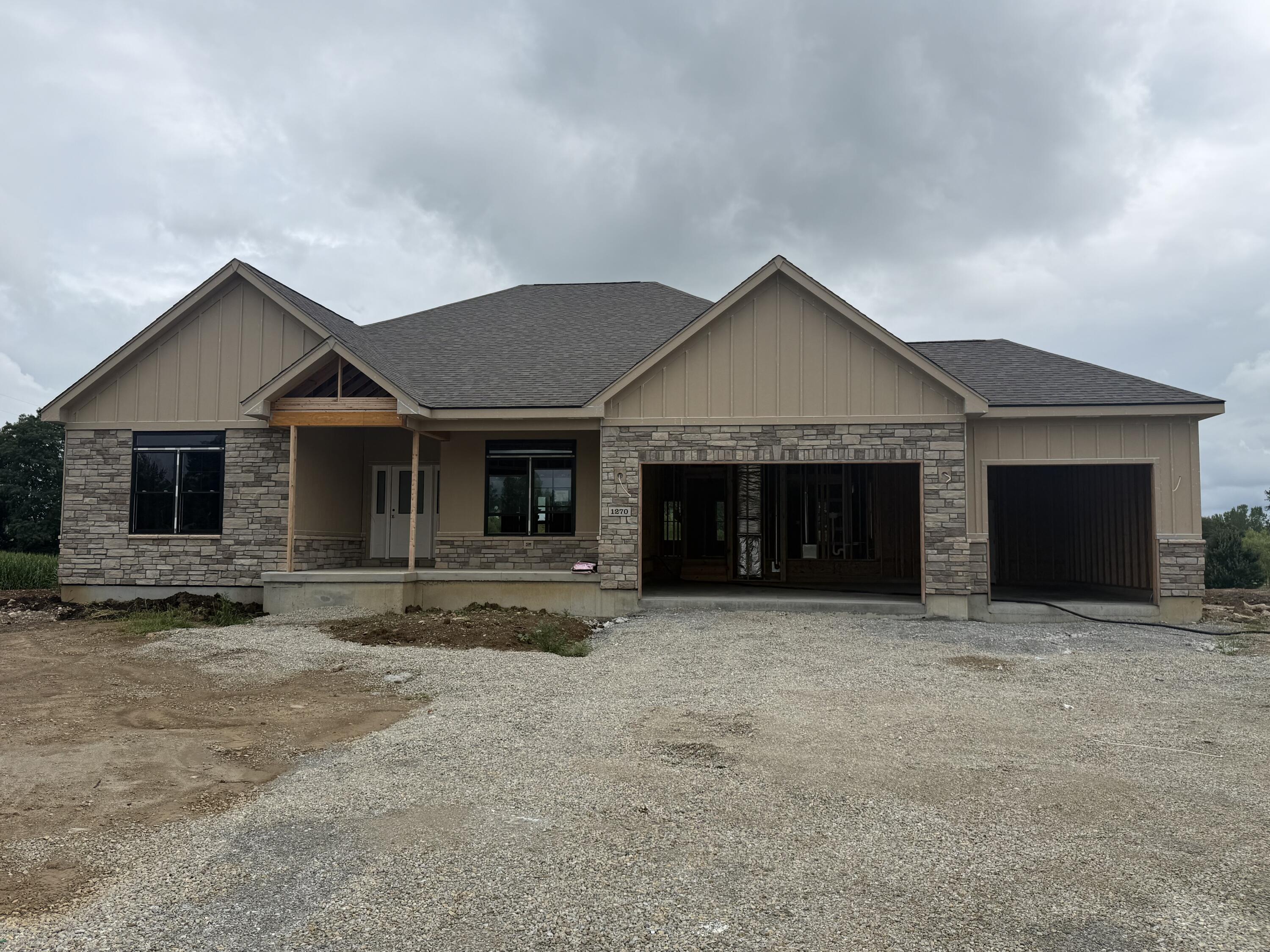 1270 Halifax, Troy, Ohio 45373