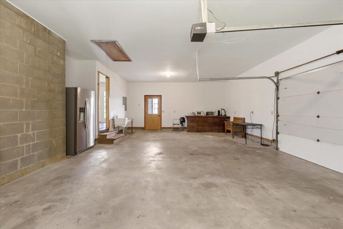 11855 Troy, New Carlisle, Ohio 45344