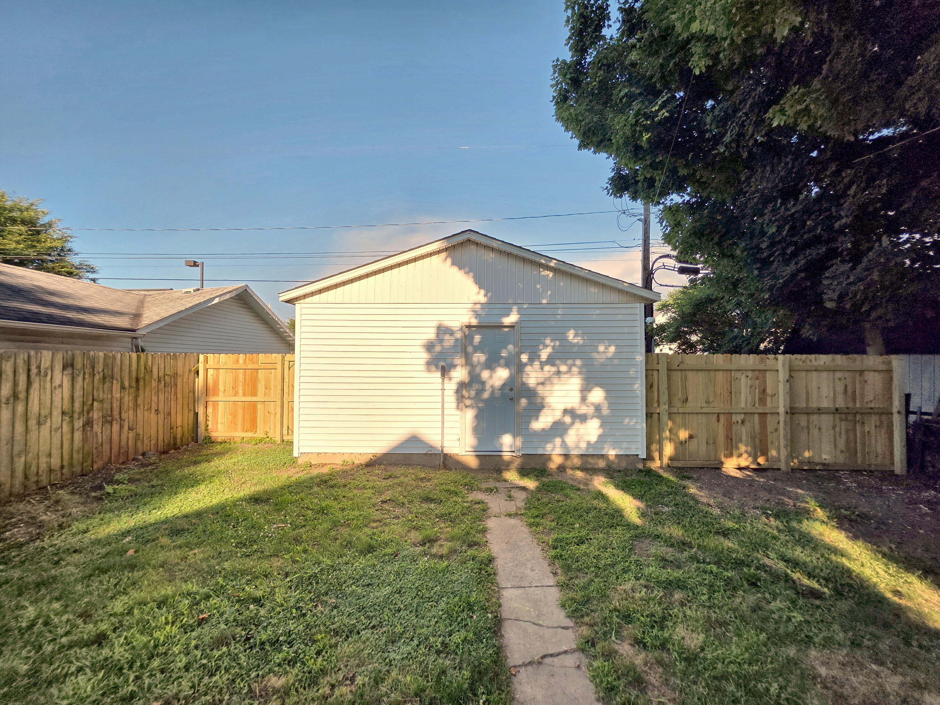 23 Douglas, Springfield, Ohio 45503