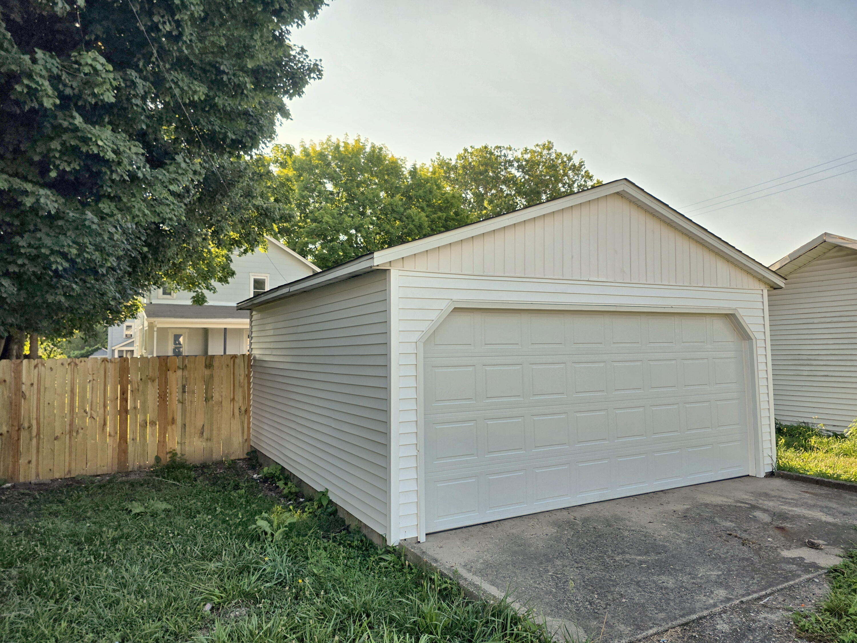 23 Douglas, Springfield, Ohio 45503