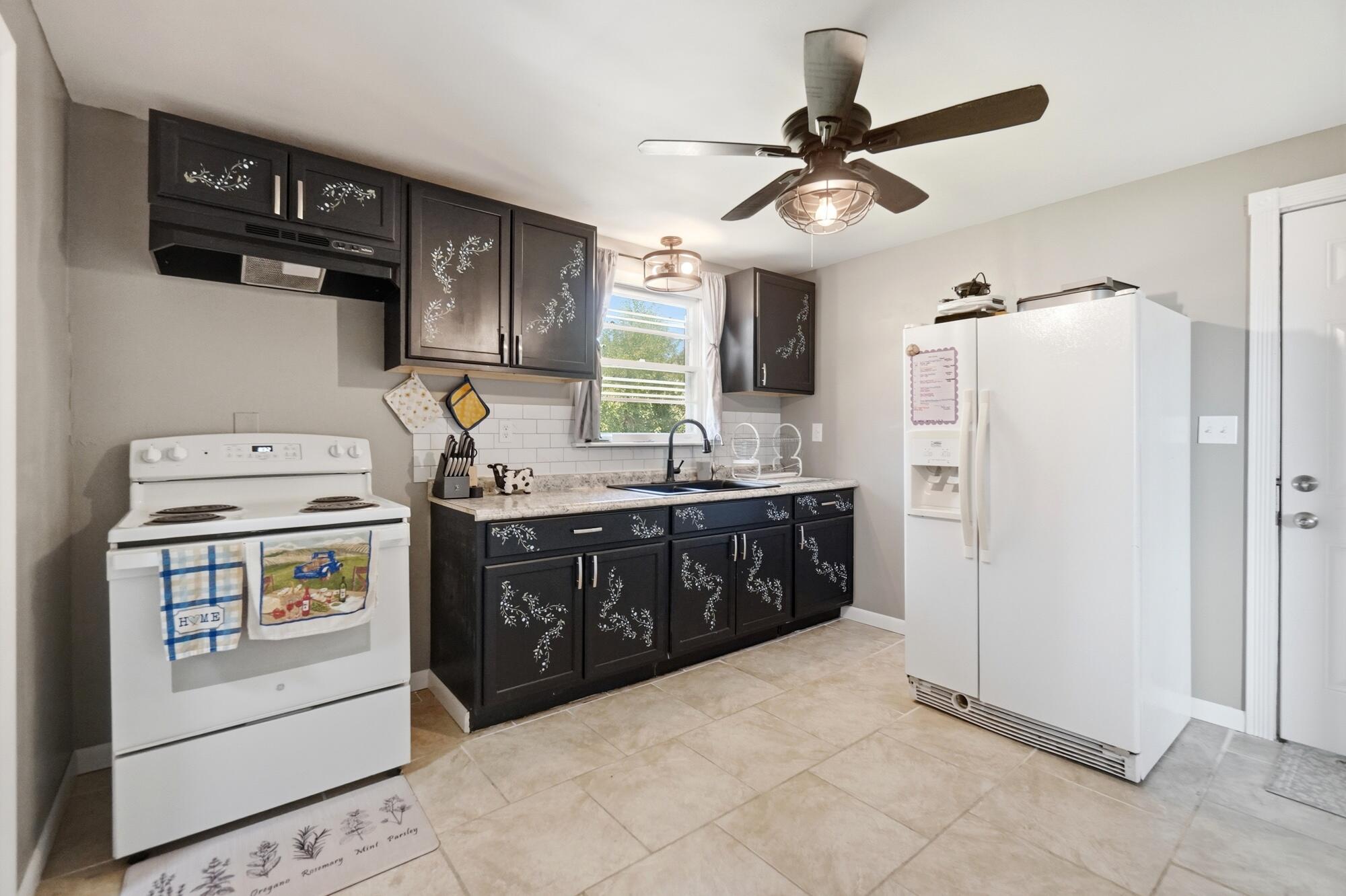 1450 Moorefield, Springfield, Ohio 45503