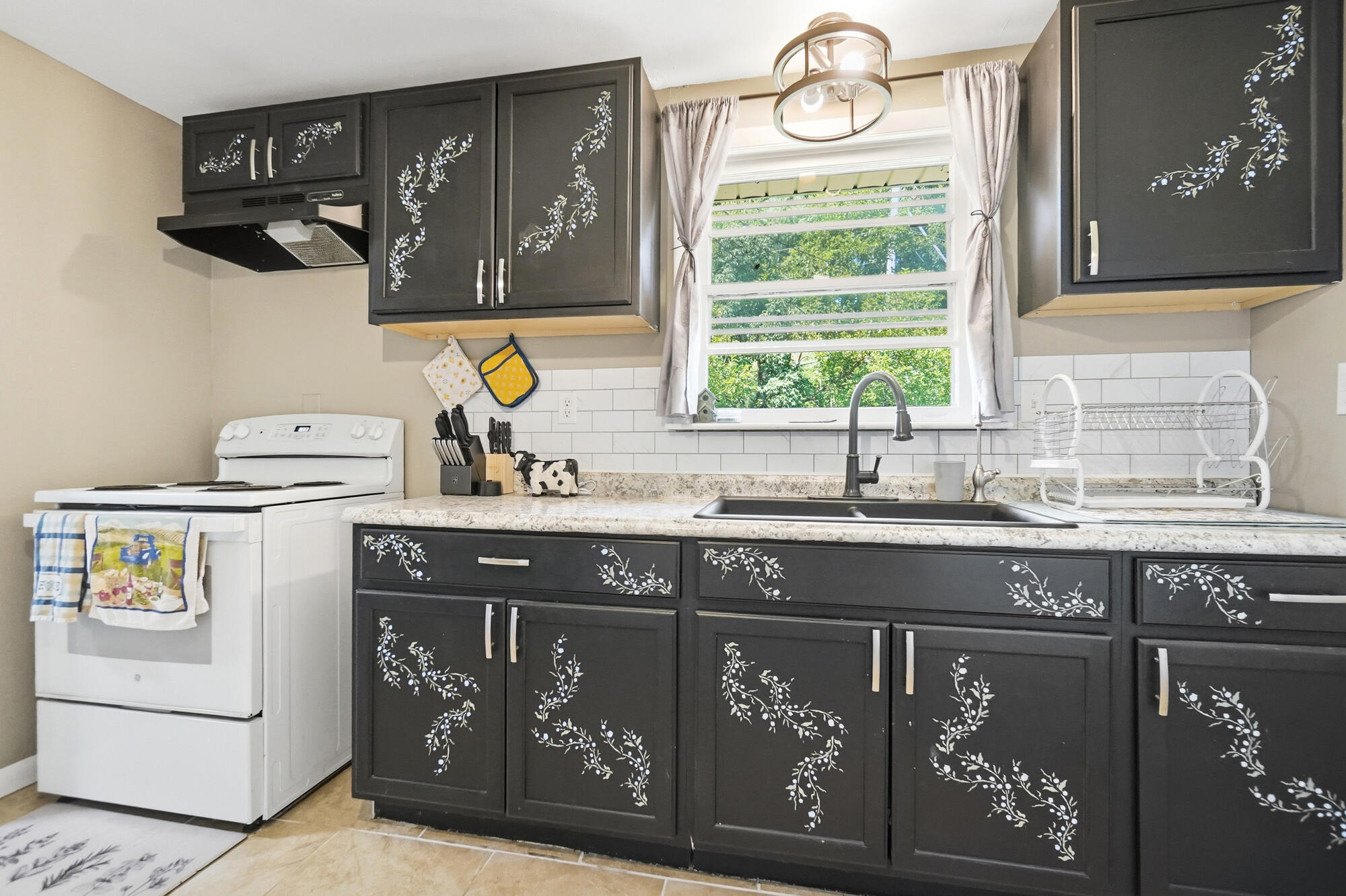 1450 Moorefield, Springfield, Ohio 45503