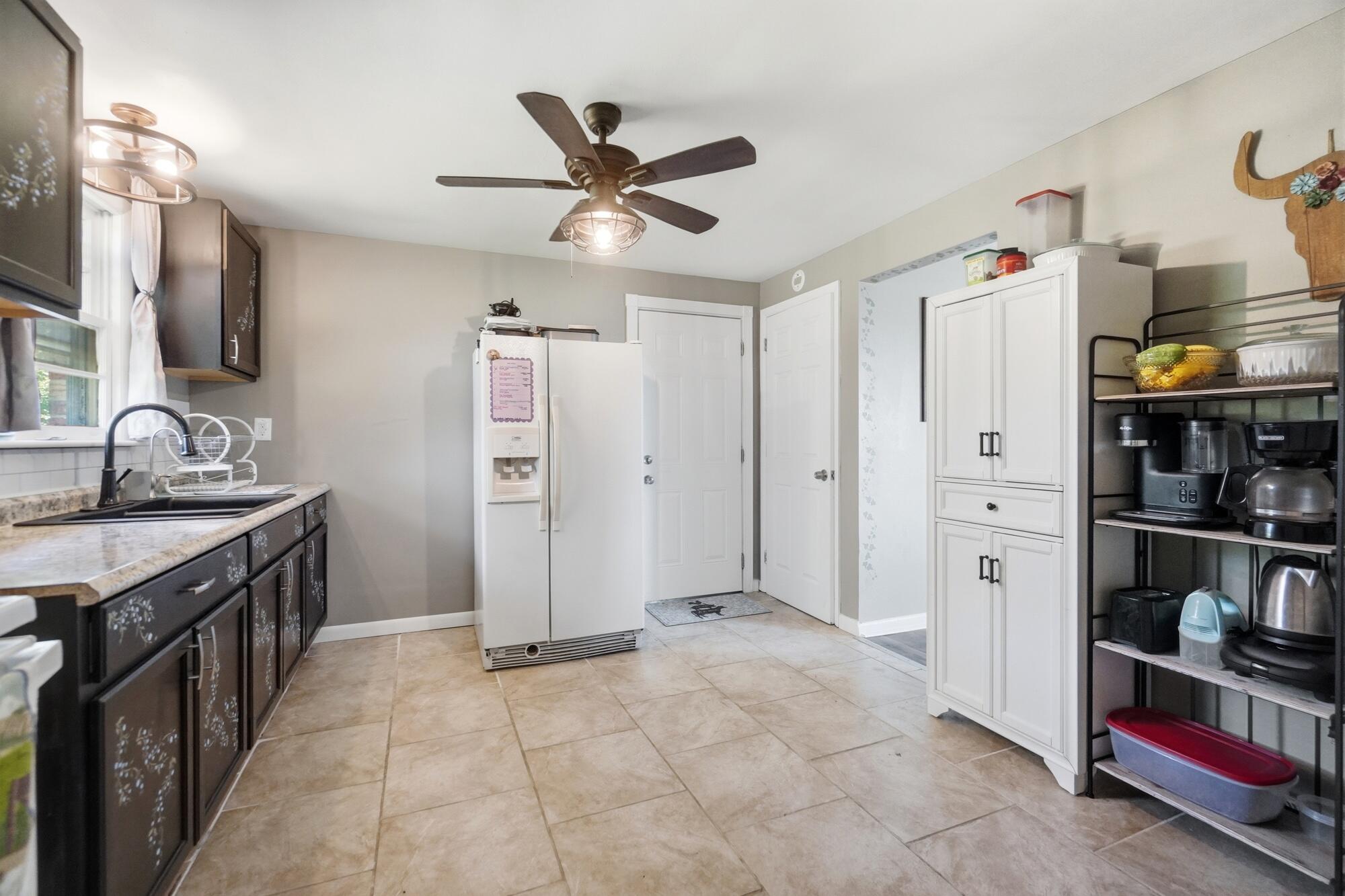 1450 Moorefield, Springfield, Ohio 45503