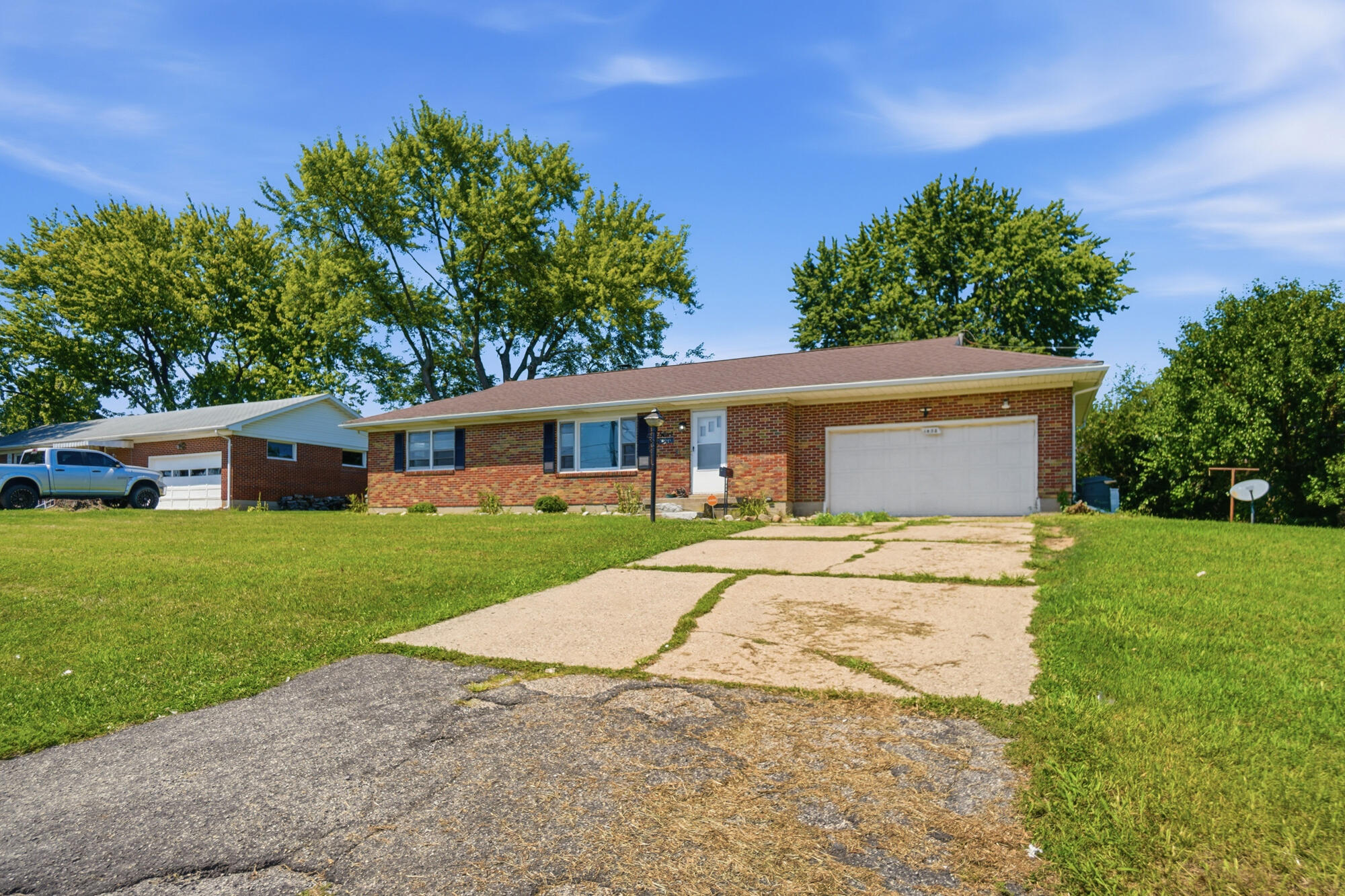 1450 Moorefield, Springfield, Ohio 45503