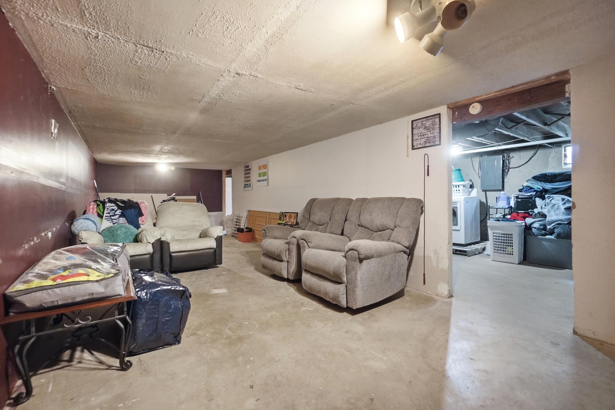 1450 Moorefield, Springfield, Ohio 45503