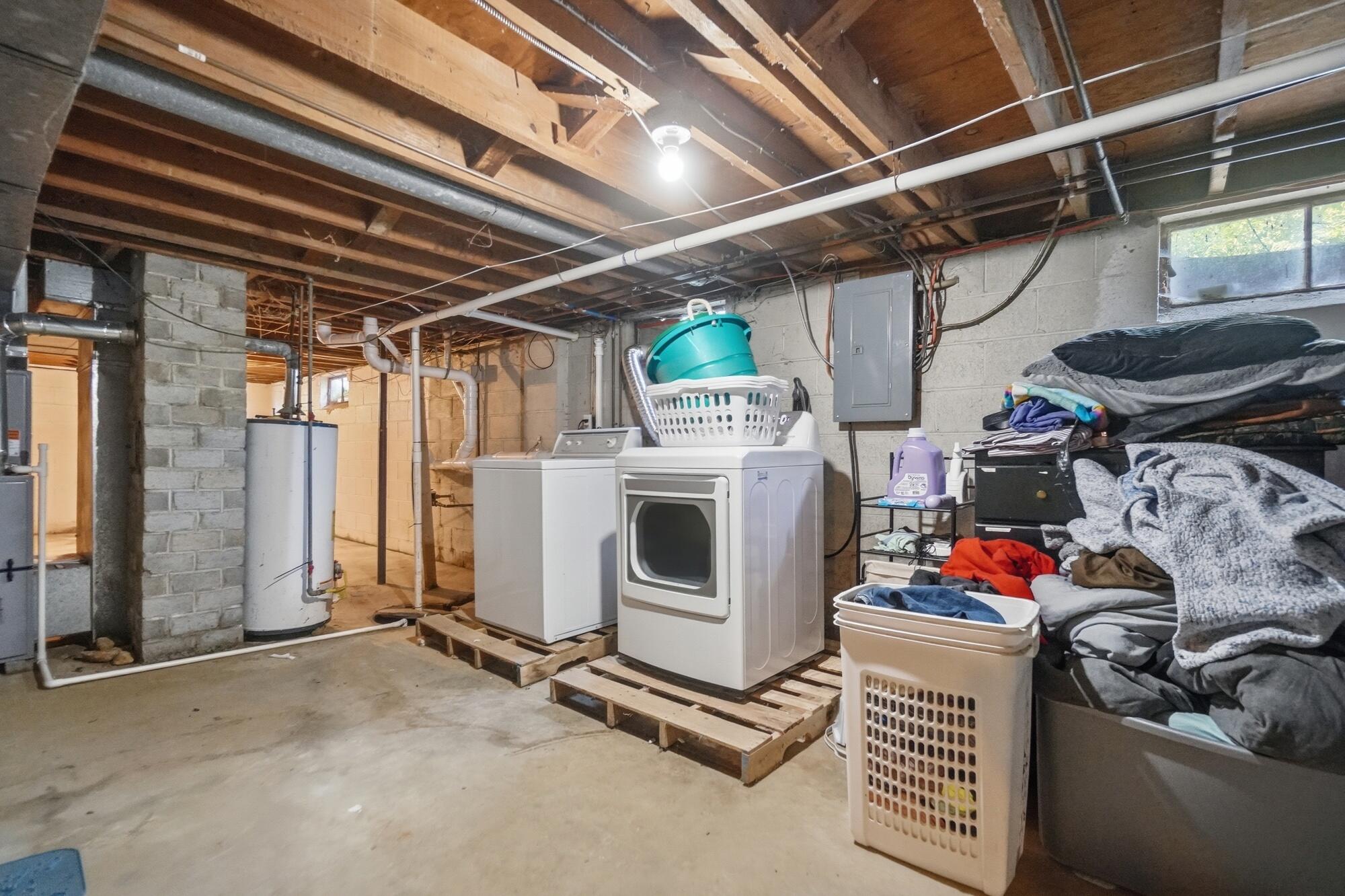 1450 Moorefield, Springfield, Ohio 45503