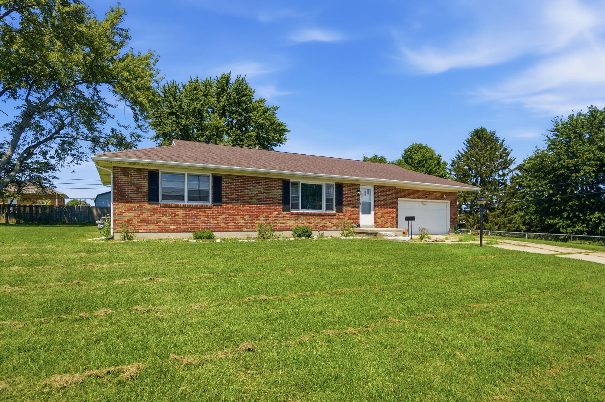 1450 Moorefield, Springfield, Ohio 45503