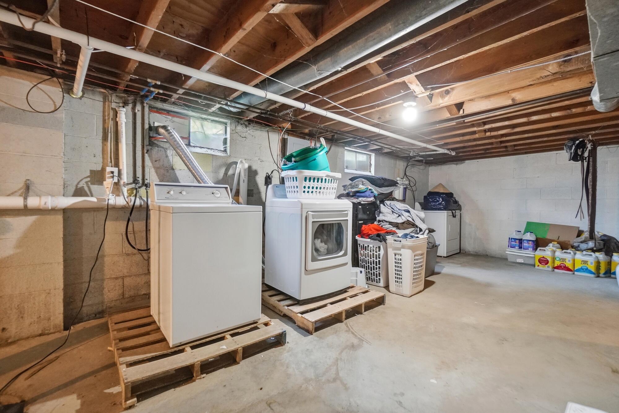 1450 Moorefield, Springfield, Ohio 45503
