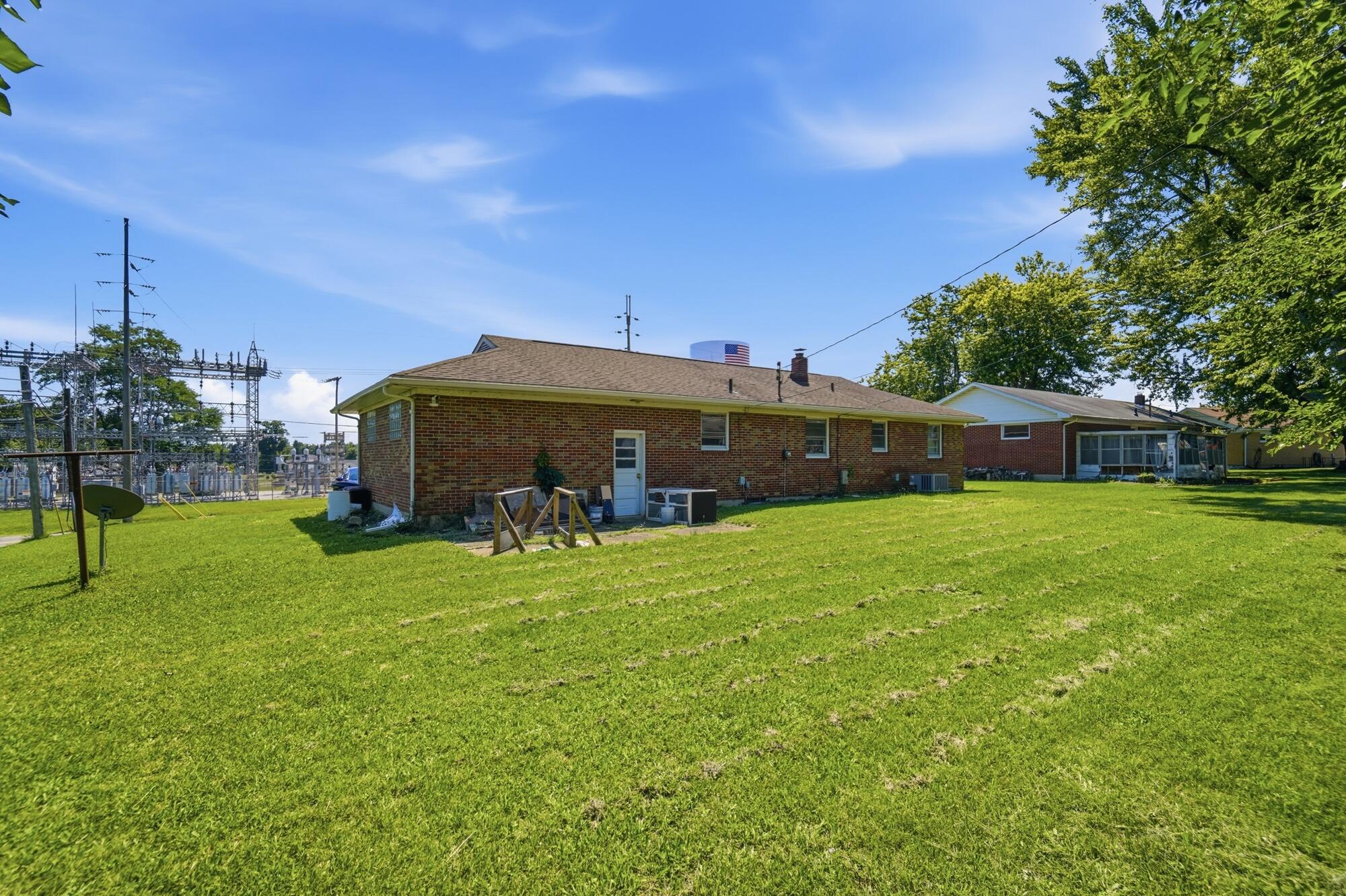 1450 Moorefield, Springfield, Ohio 45503