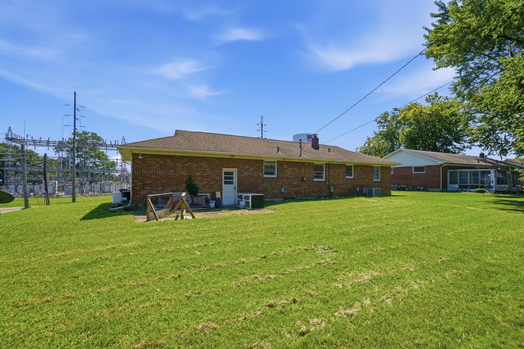 1450 Moorefield, Springfield, Ohio 45503