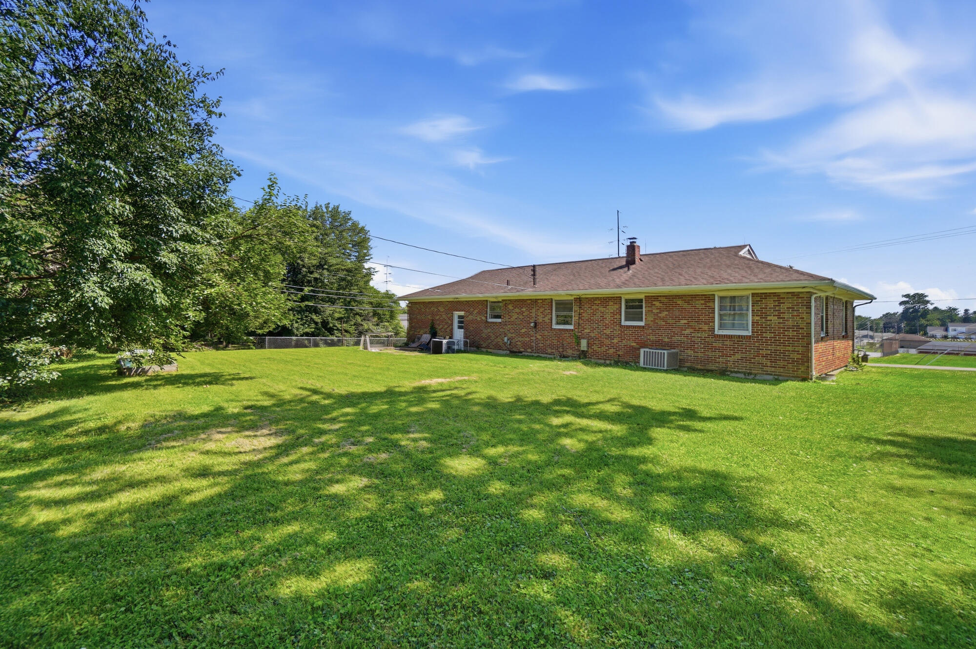 1450 Moorefield, Springfield, Ohio 45503
