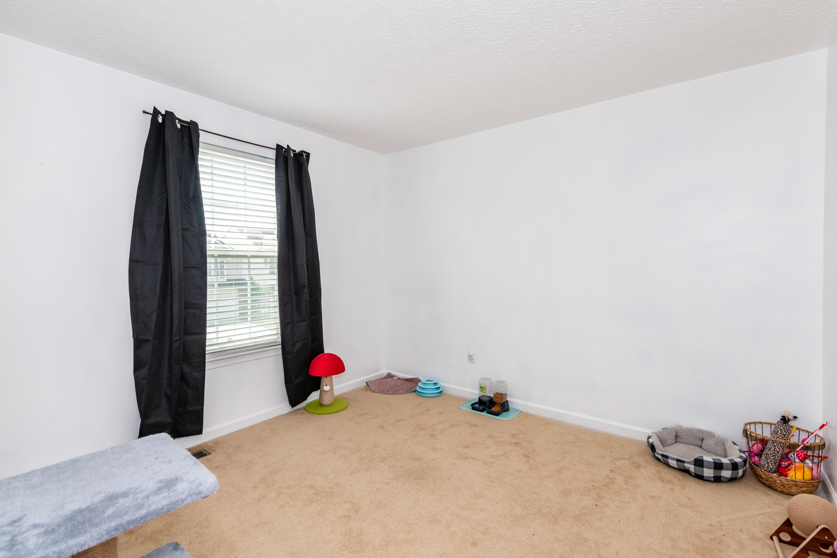 2261 Girard, Troy, Ohio 45373