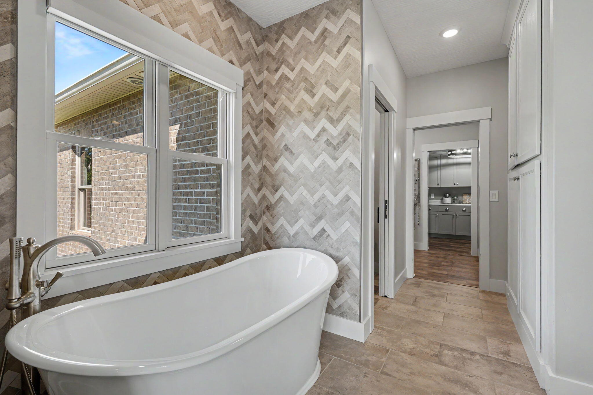 1234 Walton, Troy, Ohio 45373