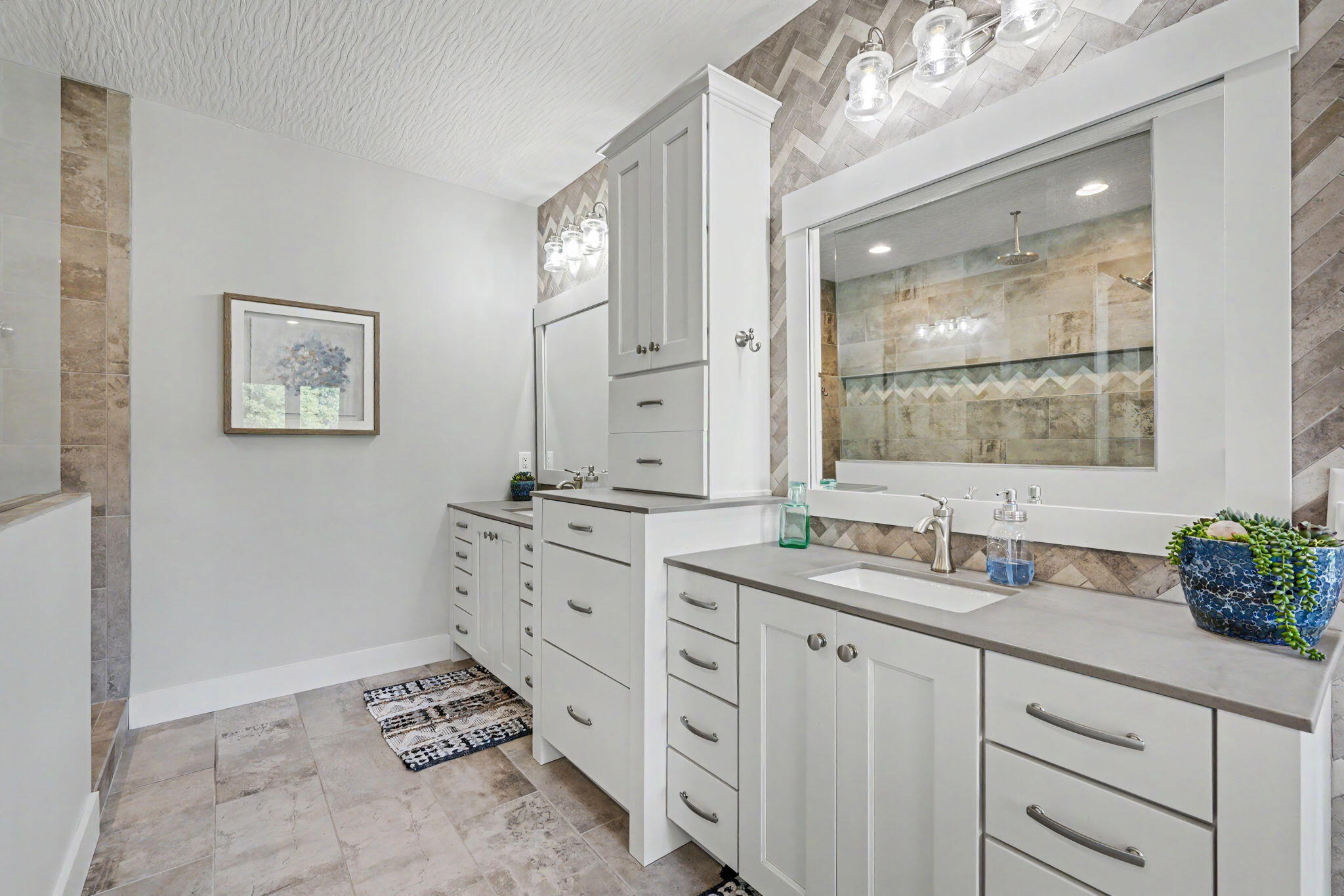 1234 Walton, Troy, Ohio 45373