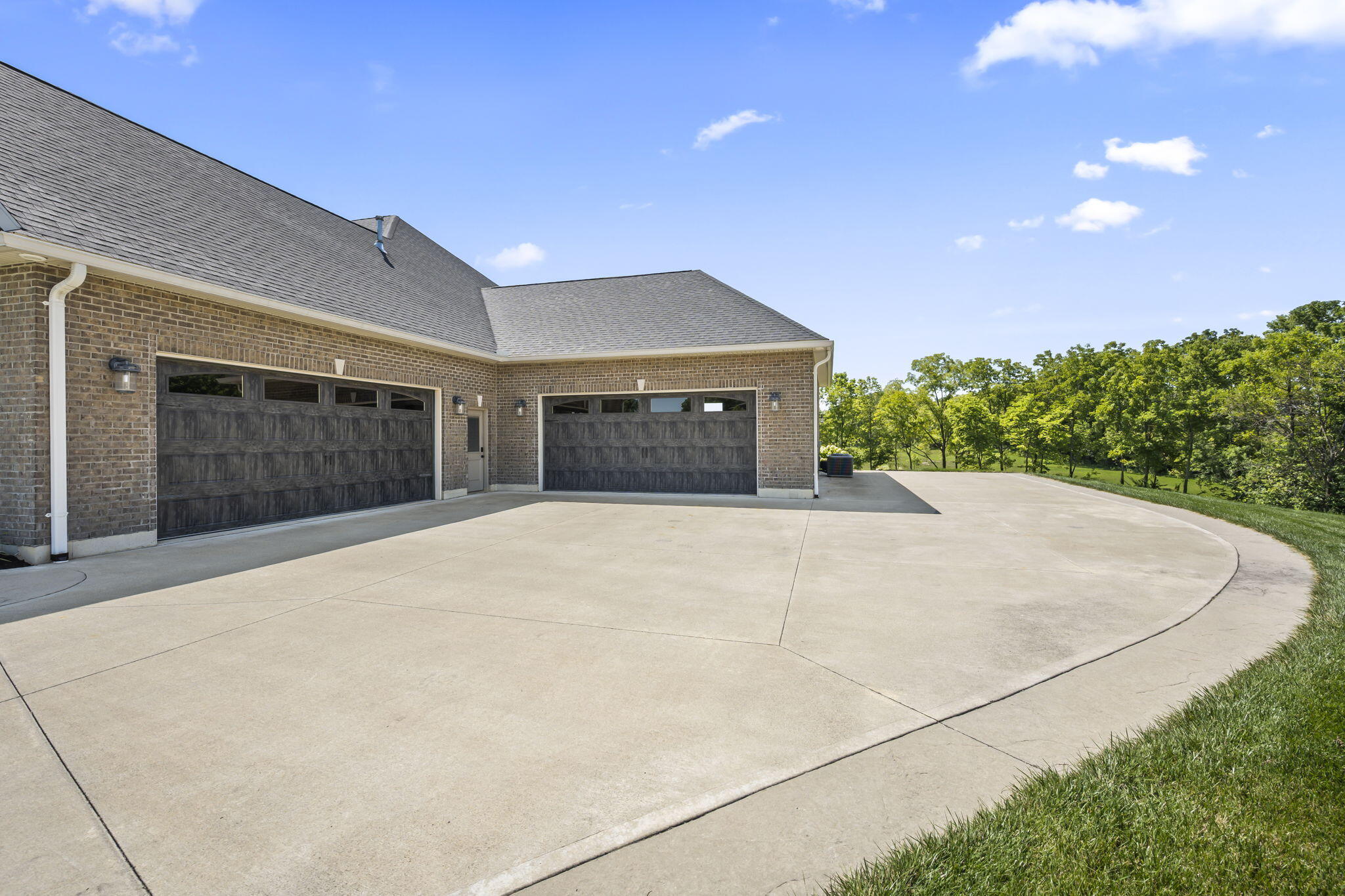 1234 Walton, Troy, Ohio 45373