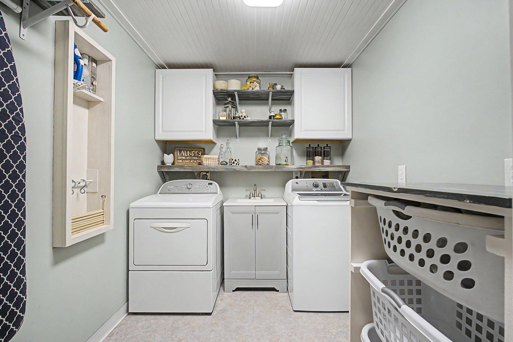 5696 Overbrooke, Kettering, Ohio 45440