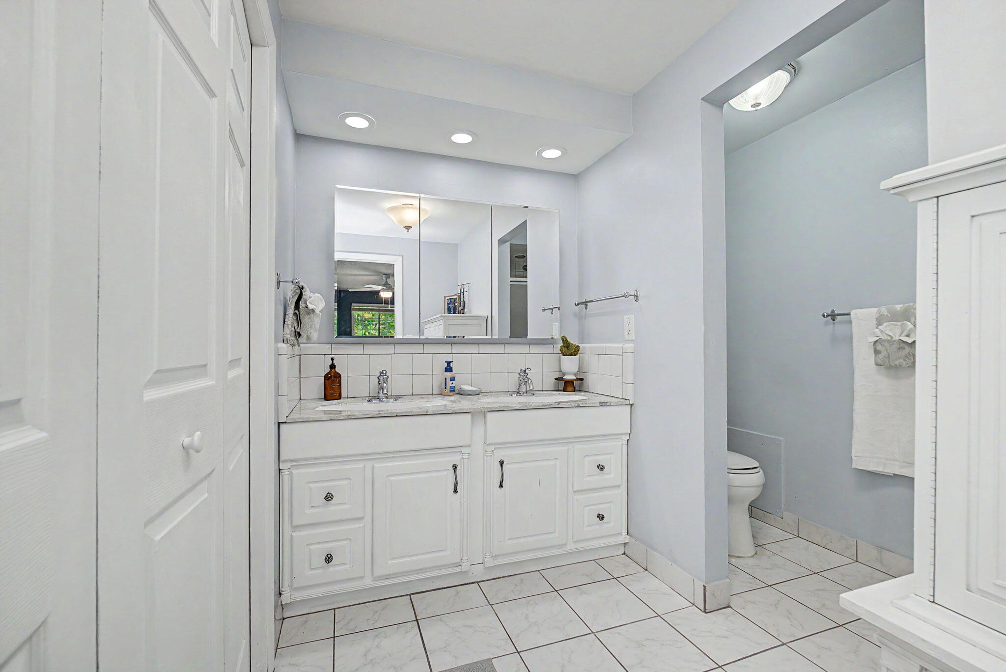 5696 Overbrooke, Kettering, Ohio 45440