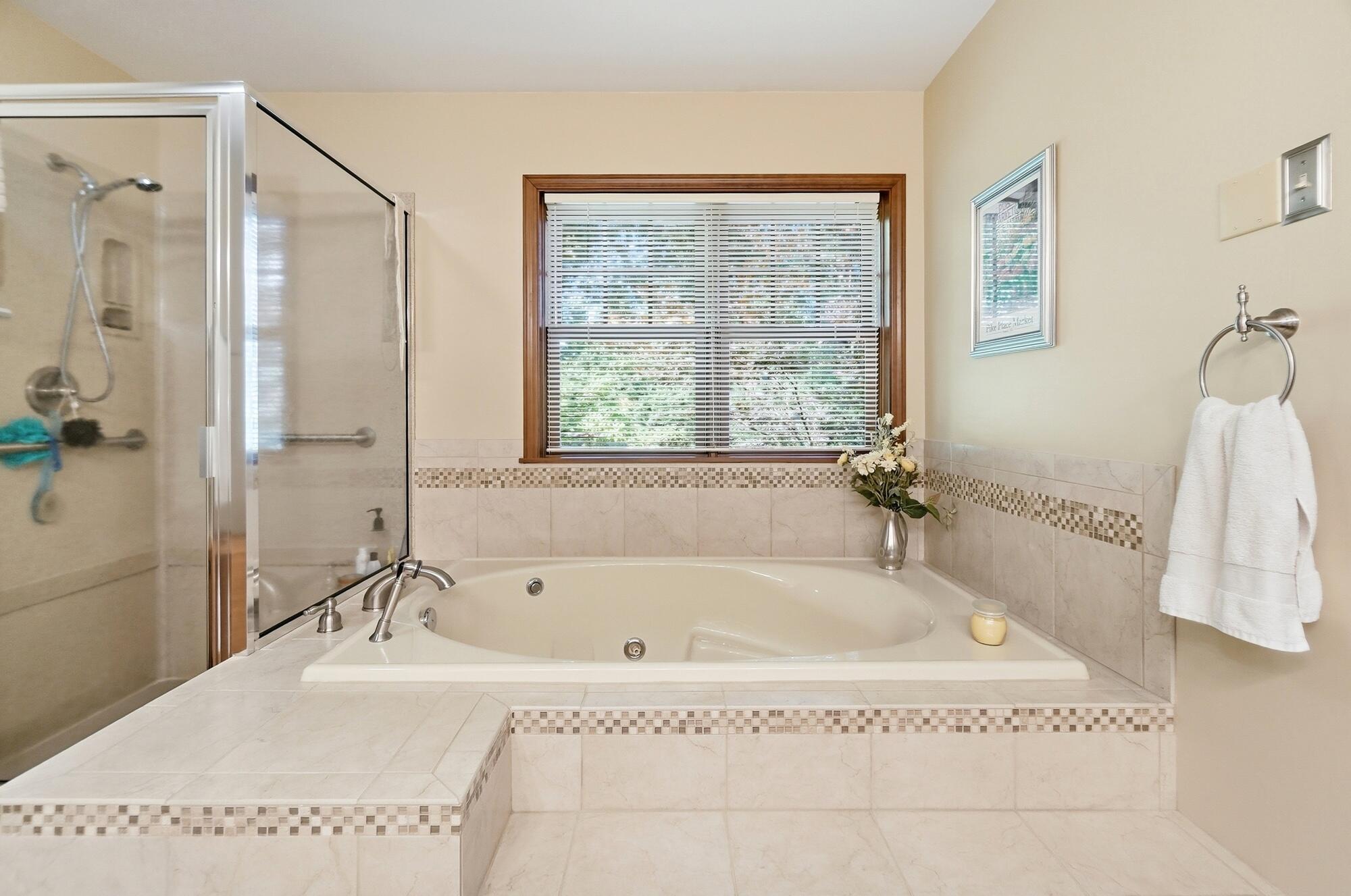 2340 Rockingham, Troy, Ohio 45373