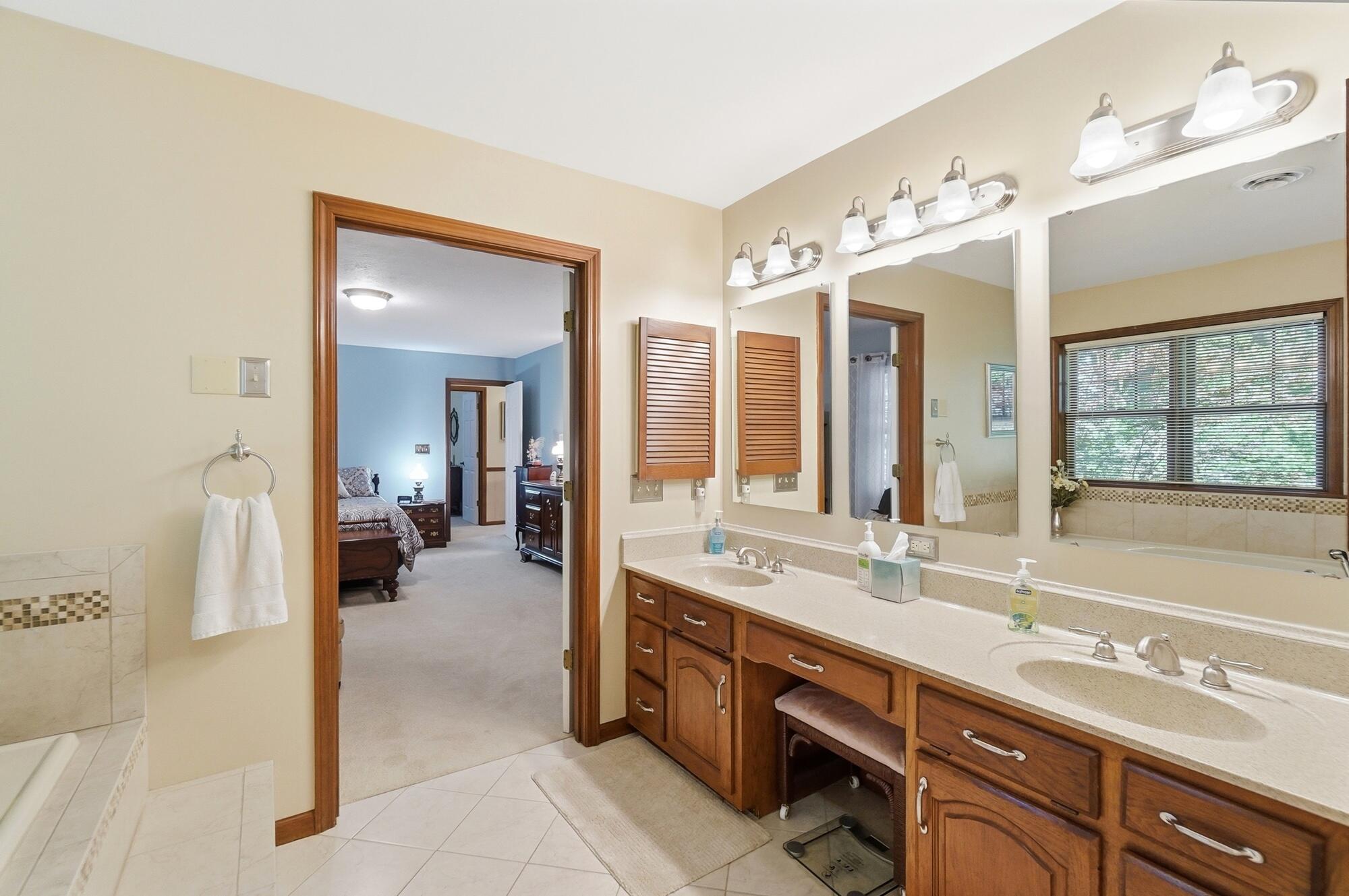 2340 Rockingham, Troy, Ohio 45373