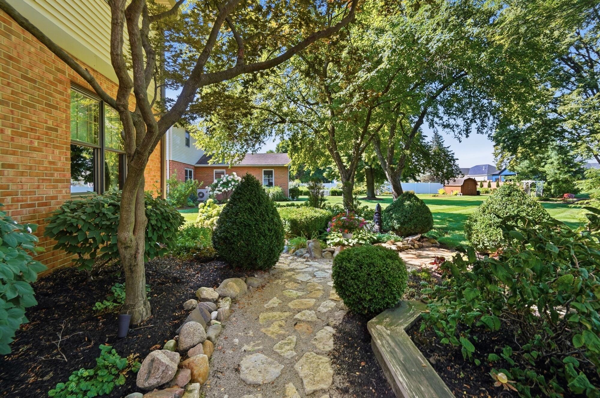 2340 Rockingham, Troy, Ohio 45373