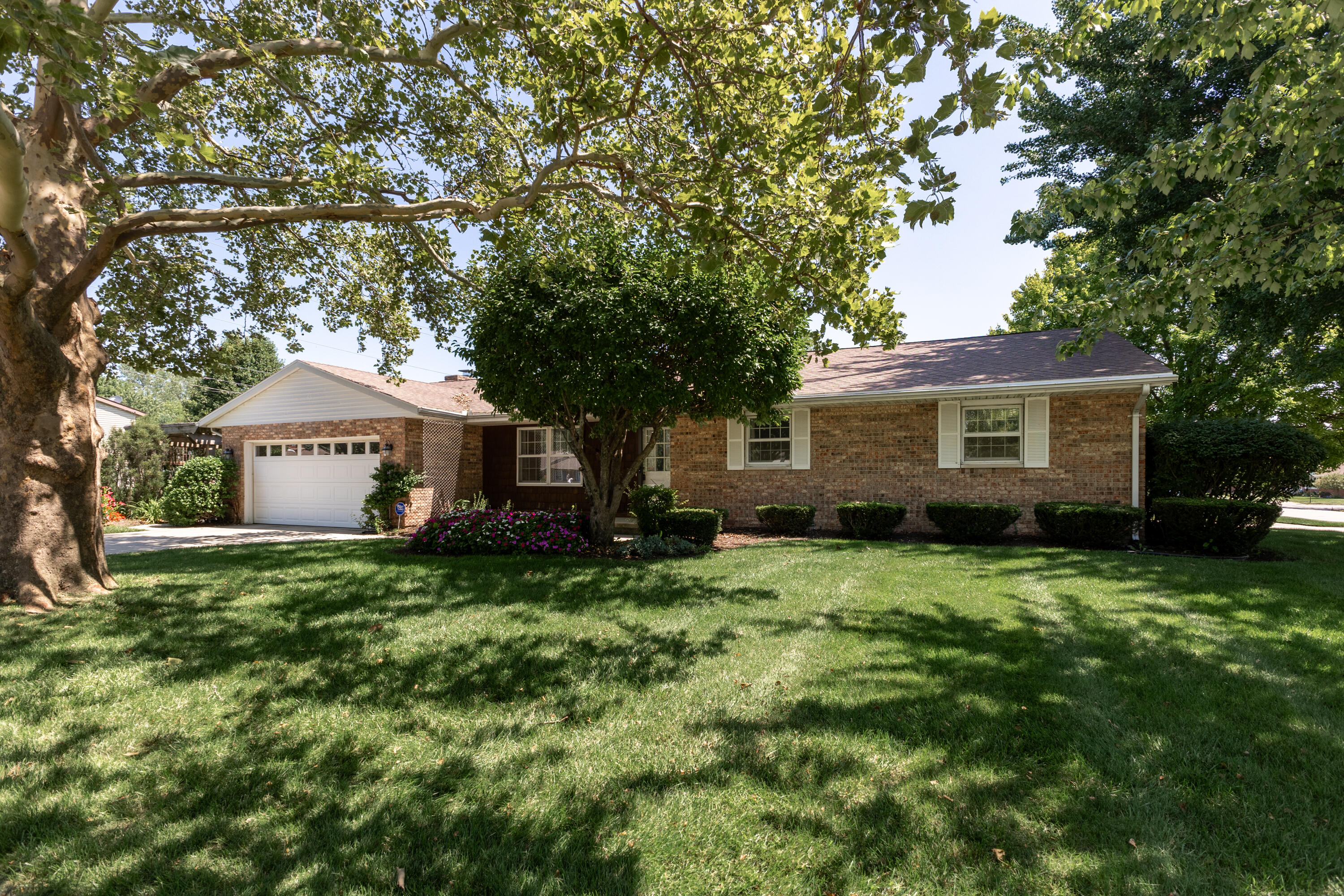 801 Dorset, Troy, Ohio 45373
