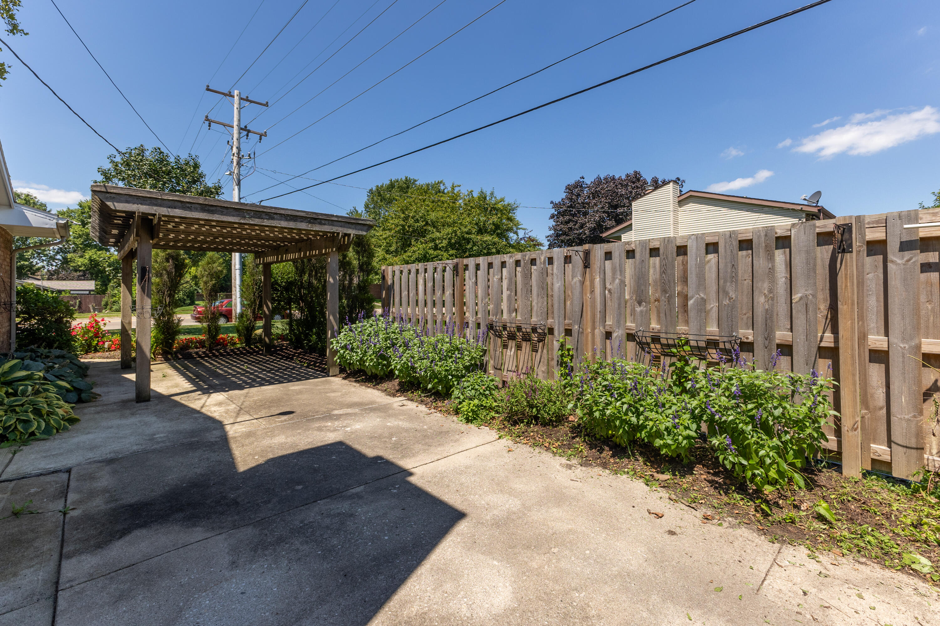 801 Dorset, Troy, Ohio 45373